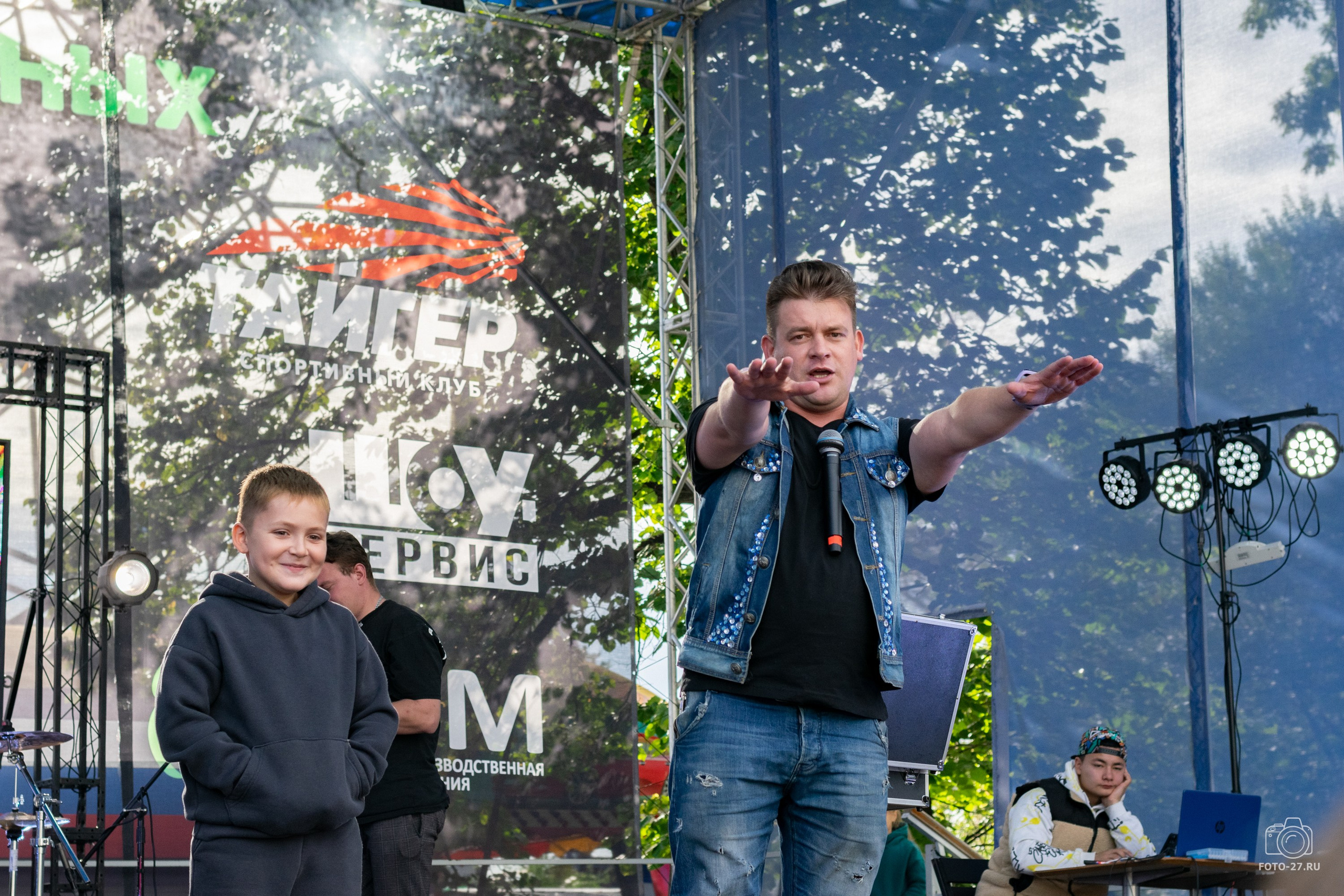 Антон Курдюмов фотограф в Хабаровске Рина Курдюмова фото27 foto27 Антон Дорофеев репортажный репортаж документалист Тони и Рина фотосоздатели Международный фестиваль Рок в защиту животных Хабаровск