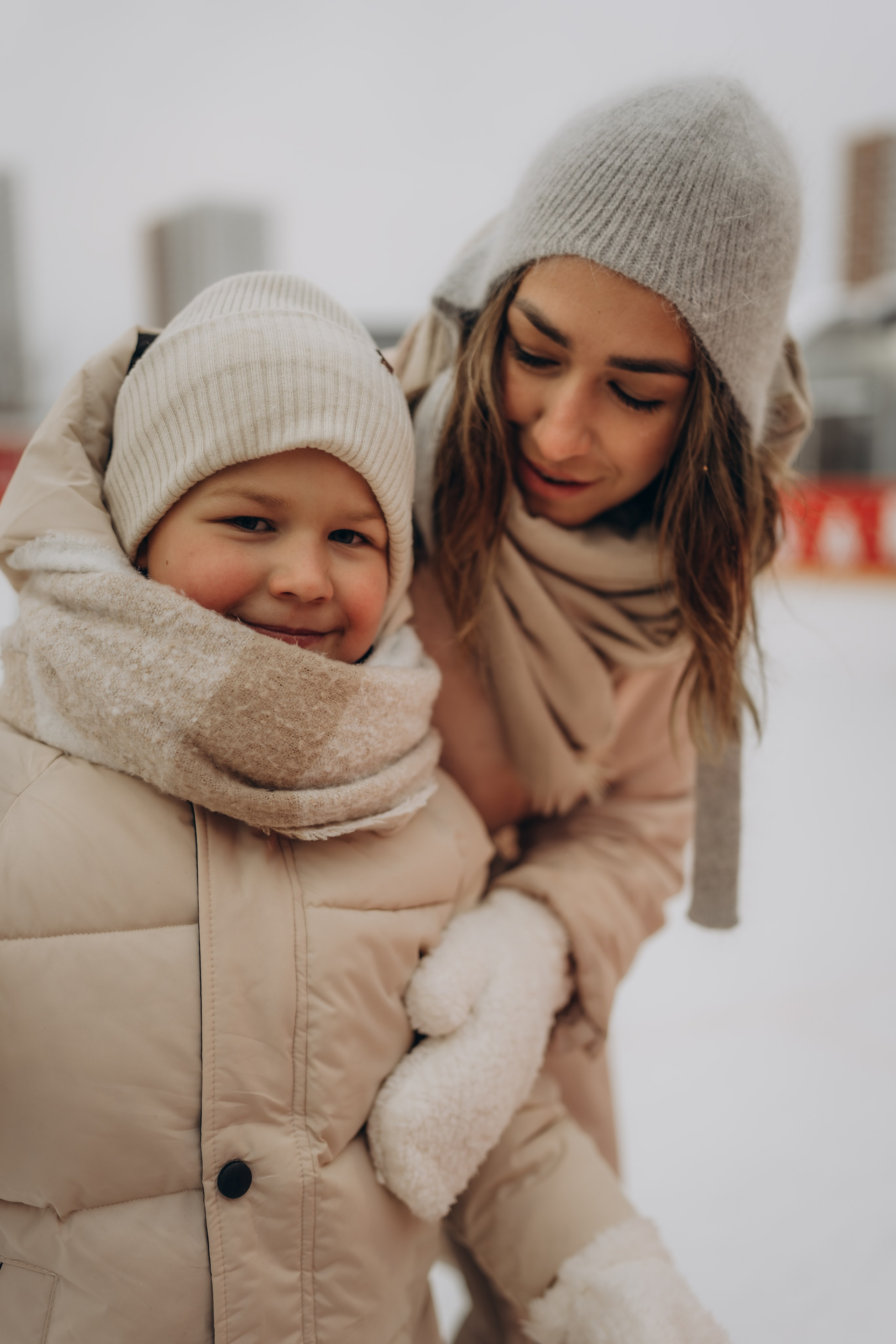 На катке. Семейный фотограф Москва. Фотограф беременности и материнства Москва