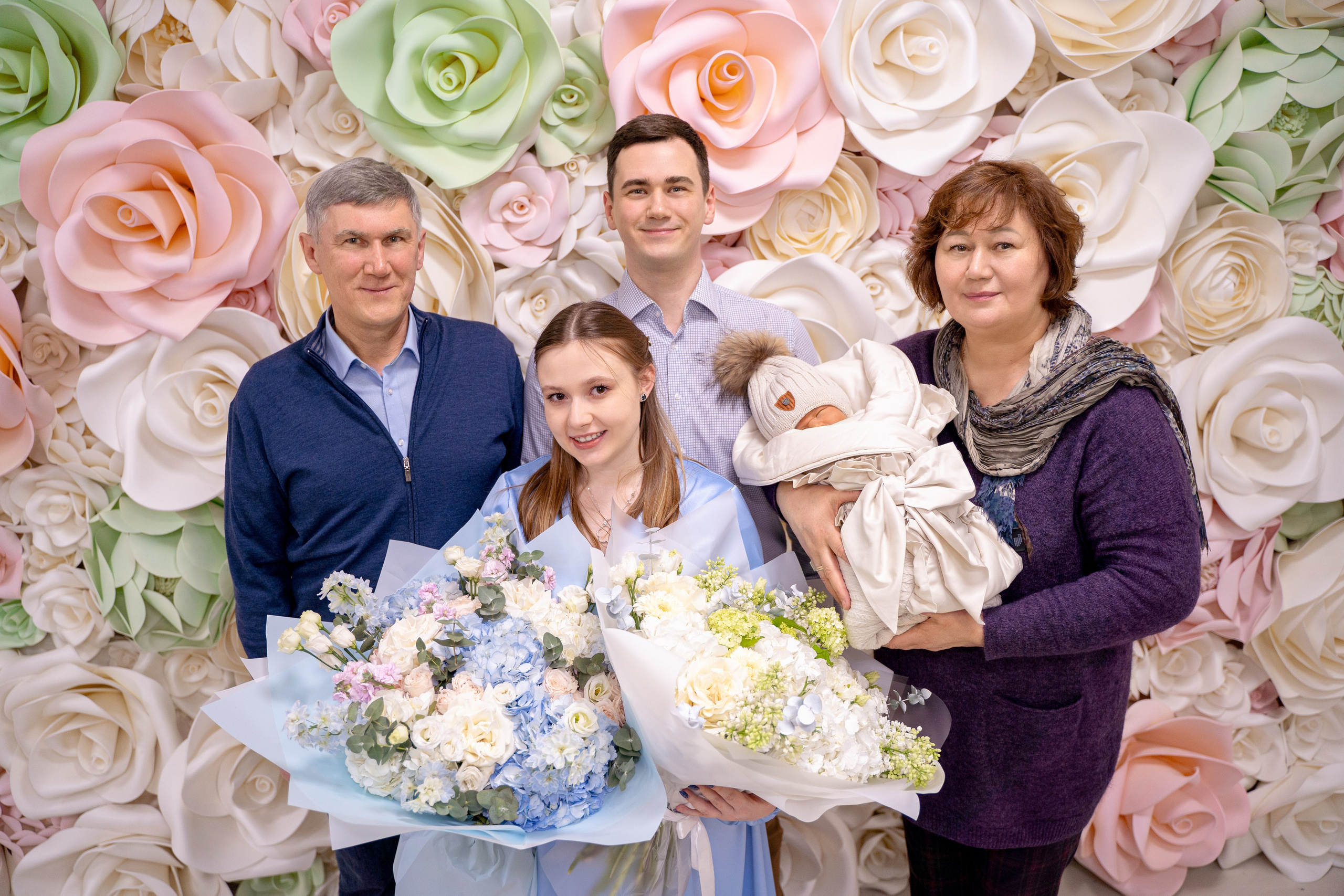 Выписка из роддома. Счастье дома. 67ПЦ. Фотографы на роды в Москве. Фото и видео родов. Фотопроект «Продолжение рода»