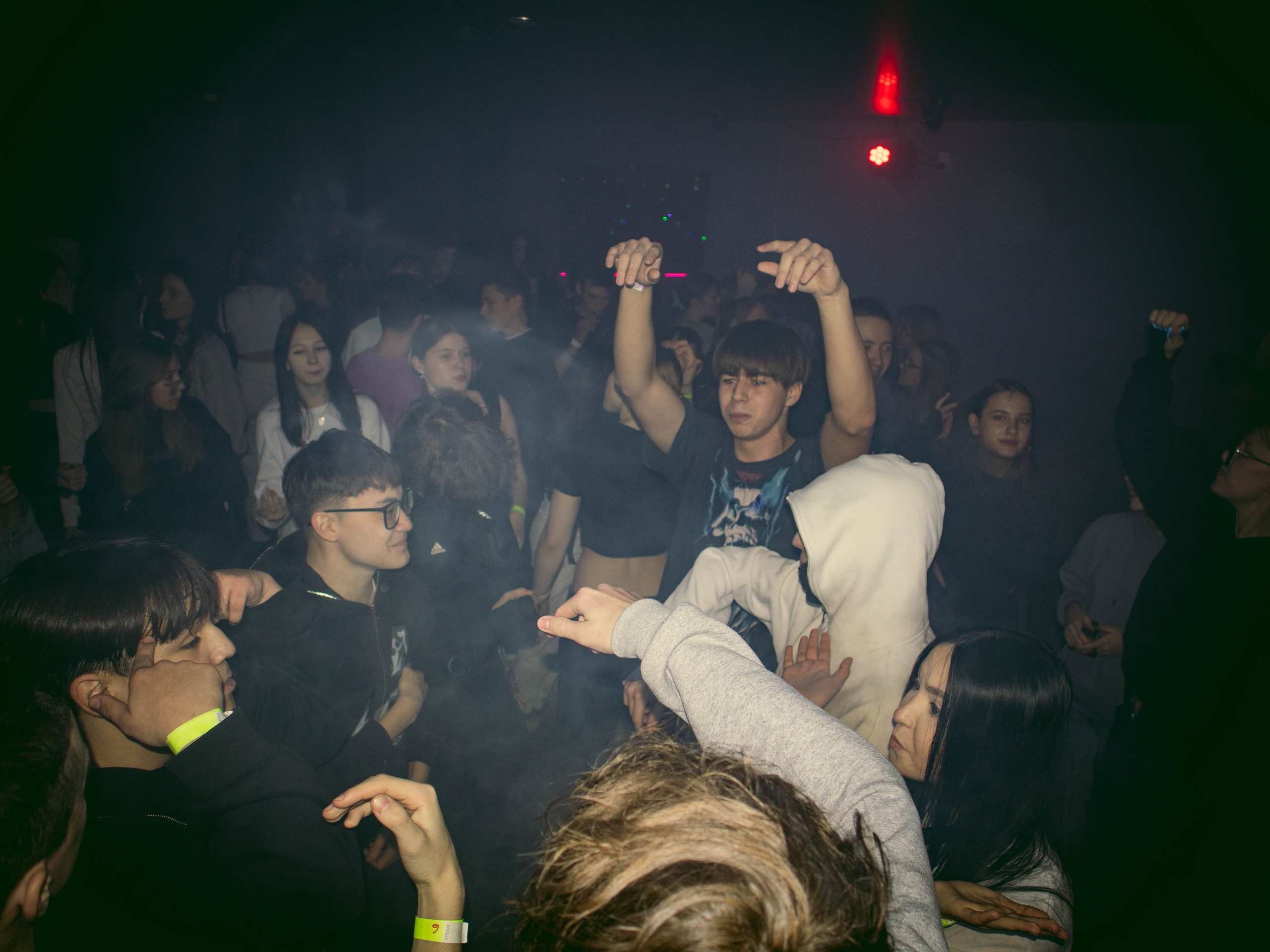 MOSHPIT. Фотограф и видеограф в Бугульме Аня Трутнева