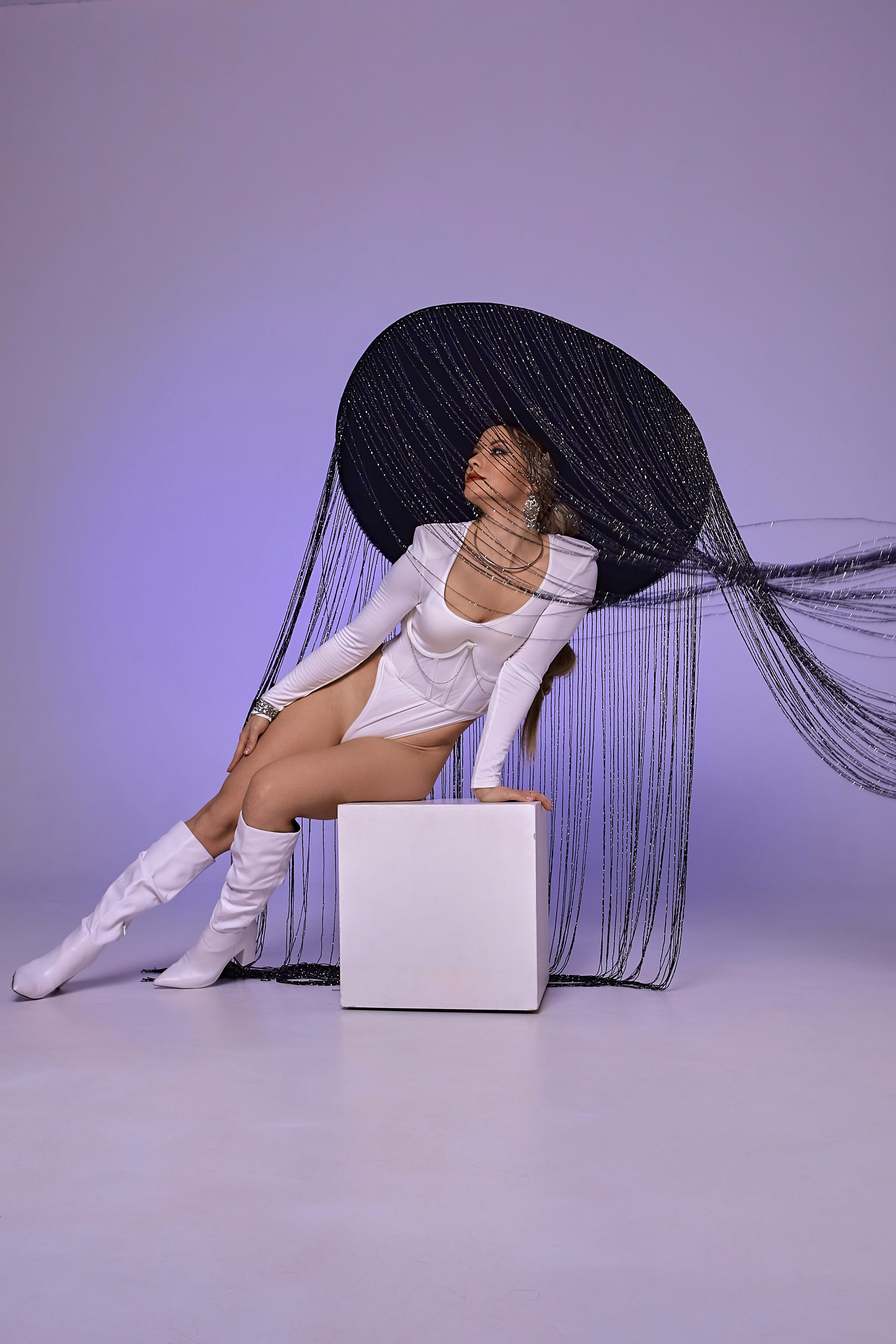 Портретная студийная фотосессия в шикарной шляпе. Семейный и свадебный фотограф в Краснодаре Михеева Светлана