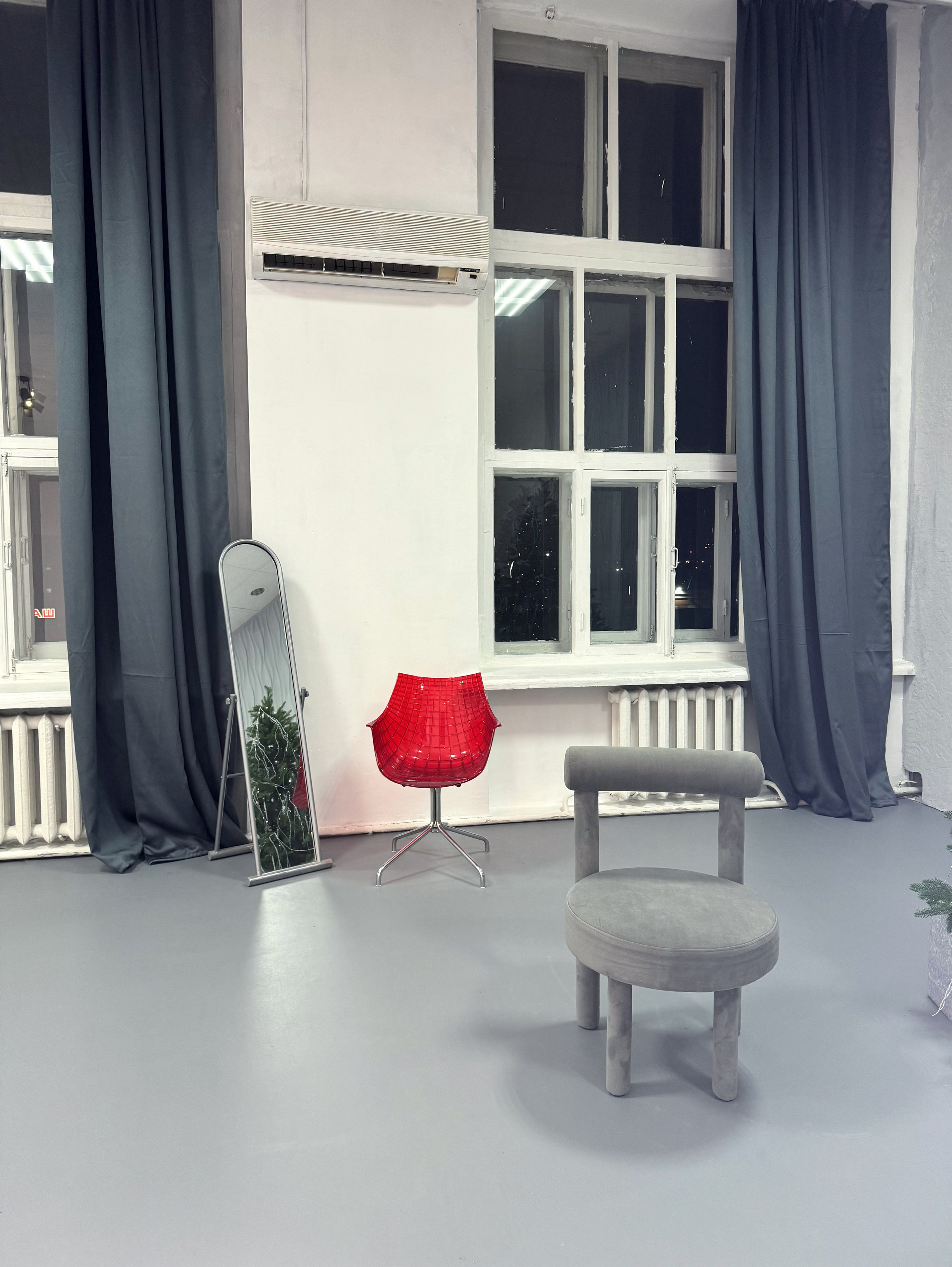 Зал Циклорама. Фотограф г. Хабаровск. Семейные и индивидуальные съёмки