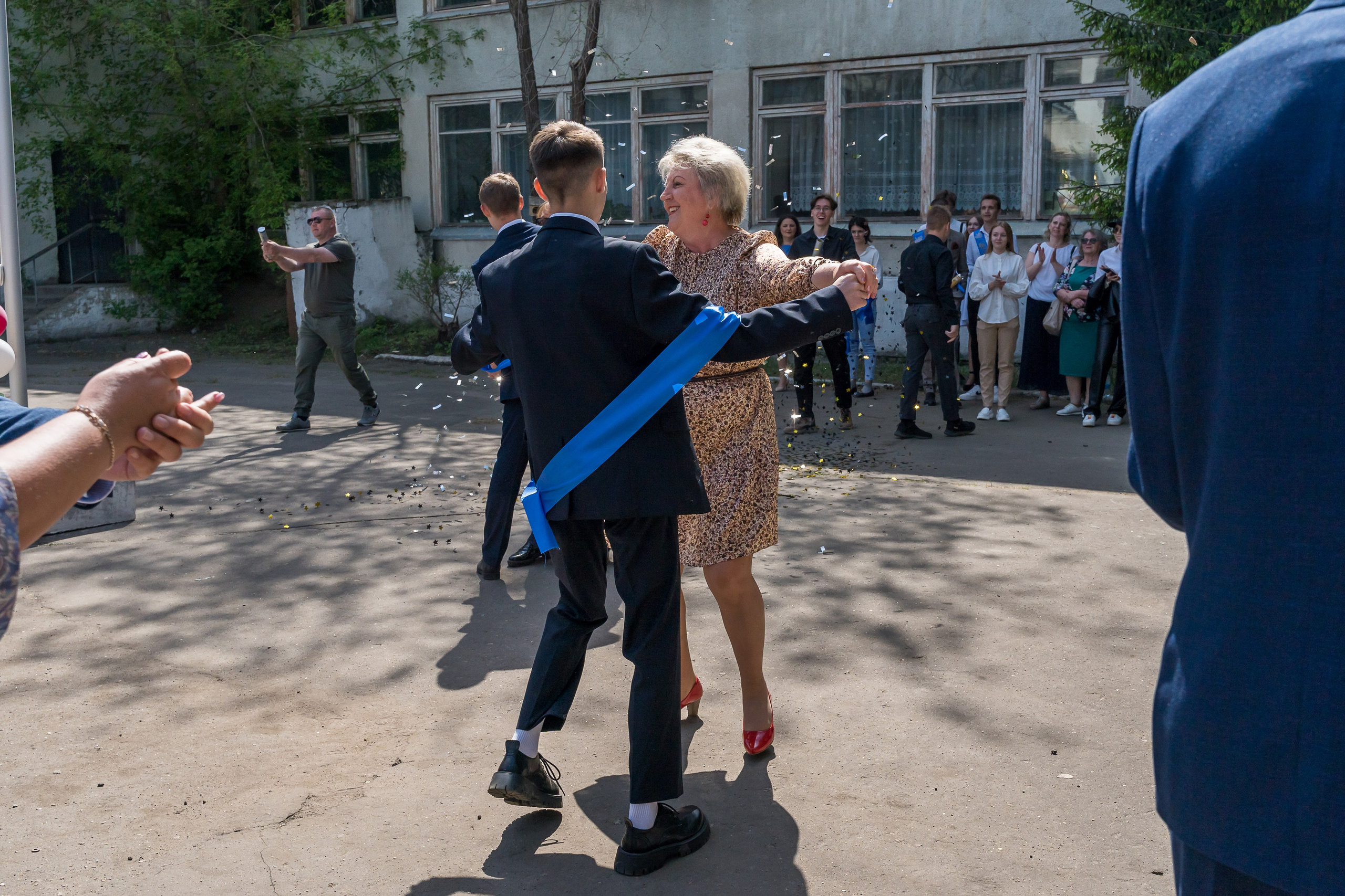 Последний звонок (старшеклассники). Детский и семейный фотограф в городе Омске Ольга Рыбина
