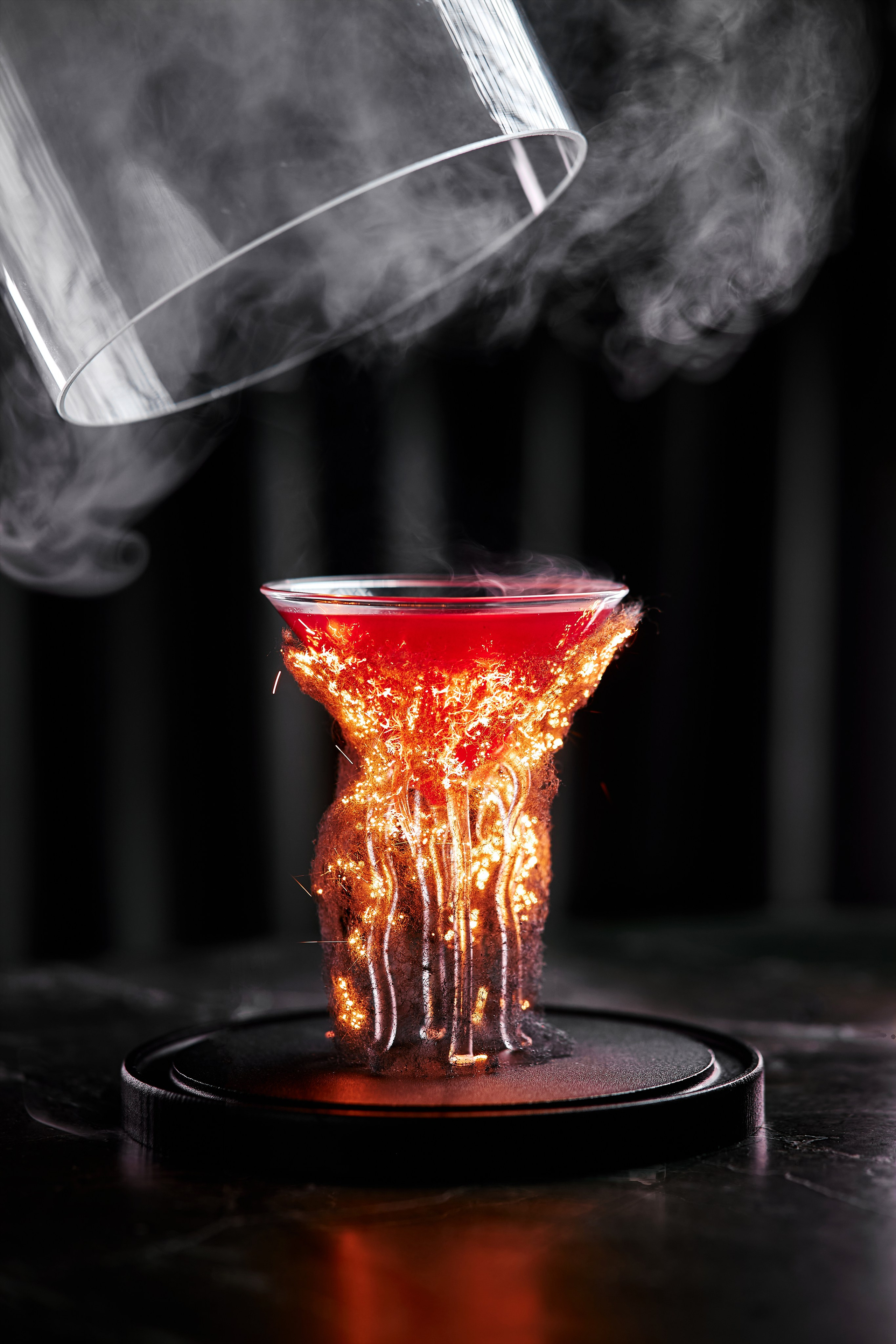 BAR. Рекламный, Fashion и имиджевый фотограф Михаил Чащин