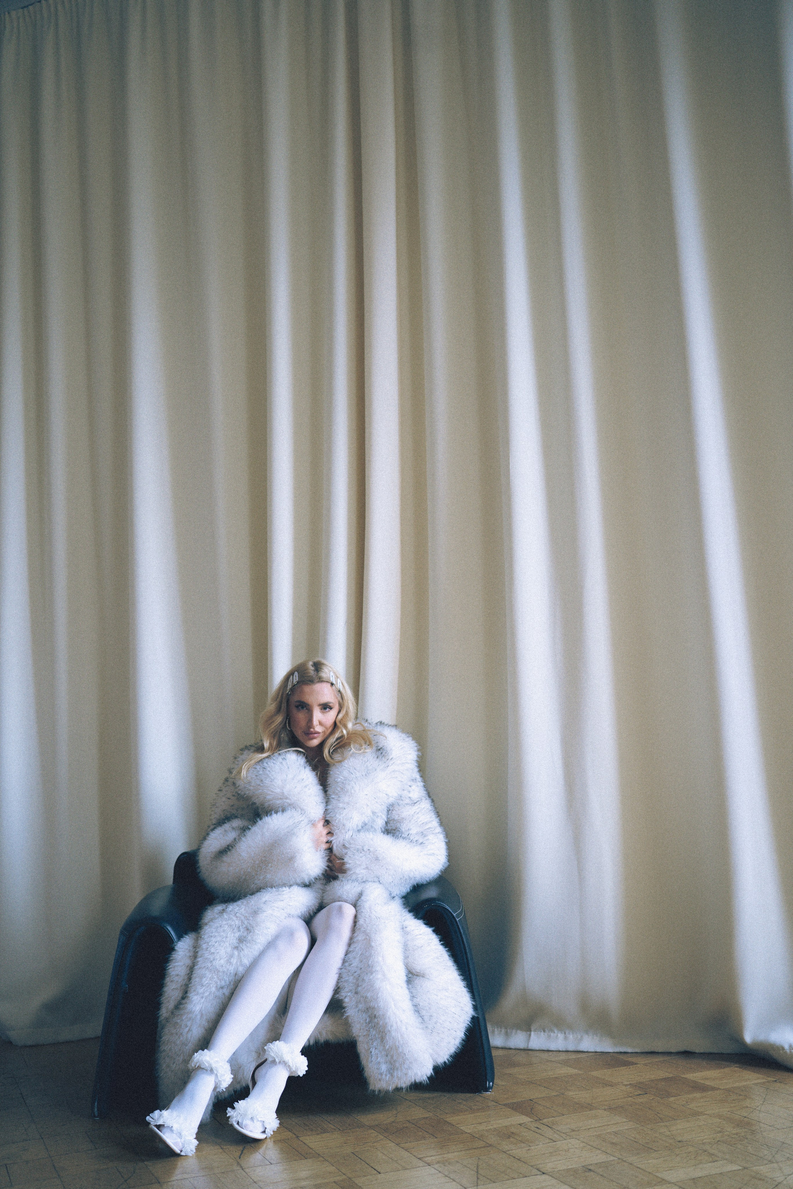 МИНИМАЛИЗМ В СТУДИИ НА ЧЕРНЫШЕВСКОЙ В СТУДИИ С БАЛКОНОМ. Профессиональный фотограф, Санкт-Петербург — Виктория Богомолова