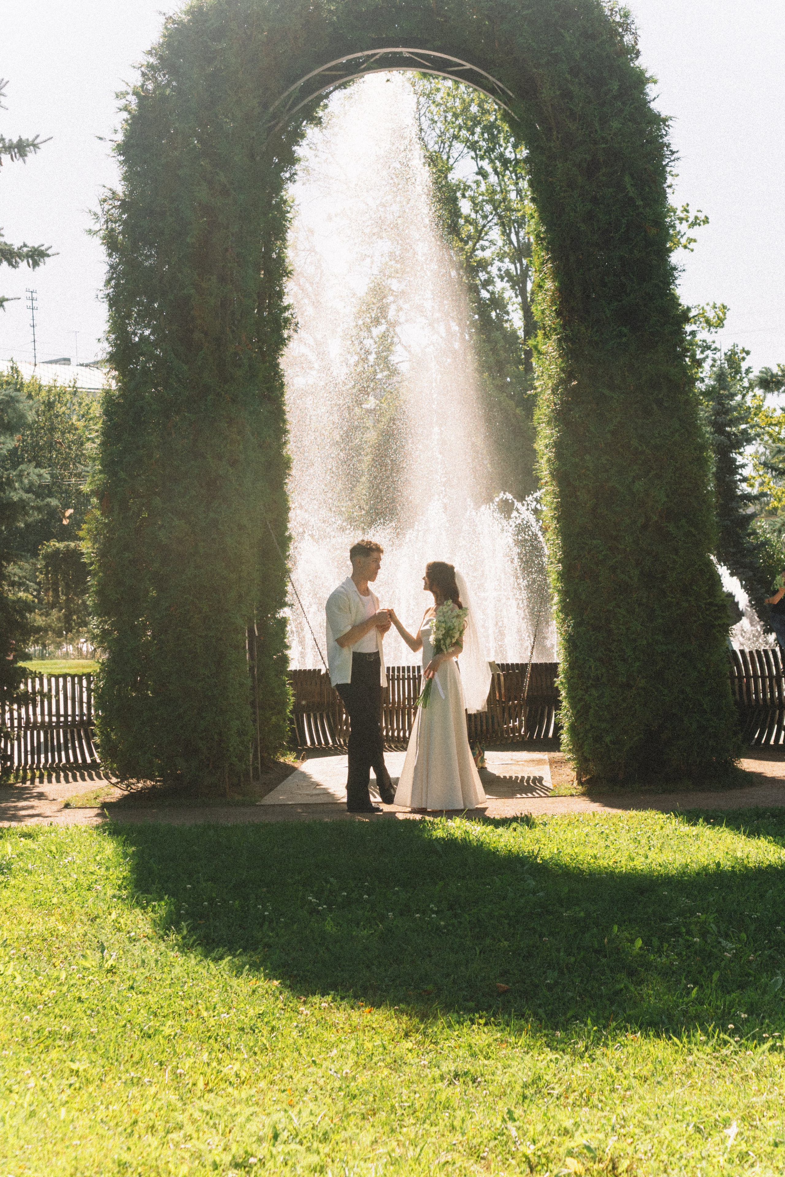 СВАДЕБНАЯ СЬЕМКА В ПЕТЕРГОФЕ И СЬЕМКА РЕПОРТАЖА В ЗАГСЕ ПЕТЕРГОФА. Профессиональный фотограф, Санкт-Петербург — Виктория Богомолова