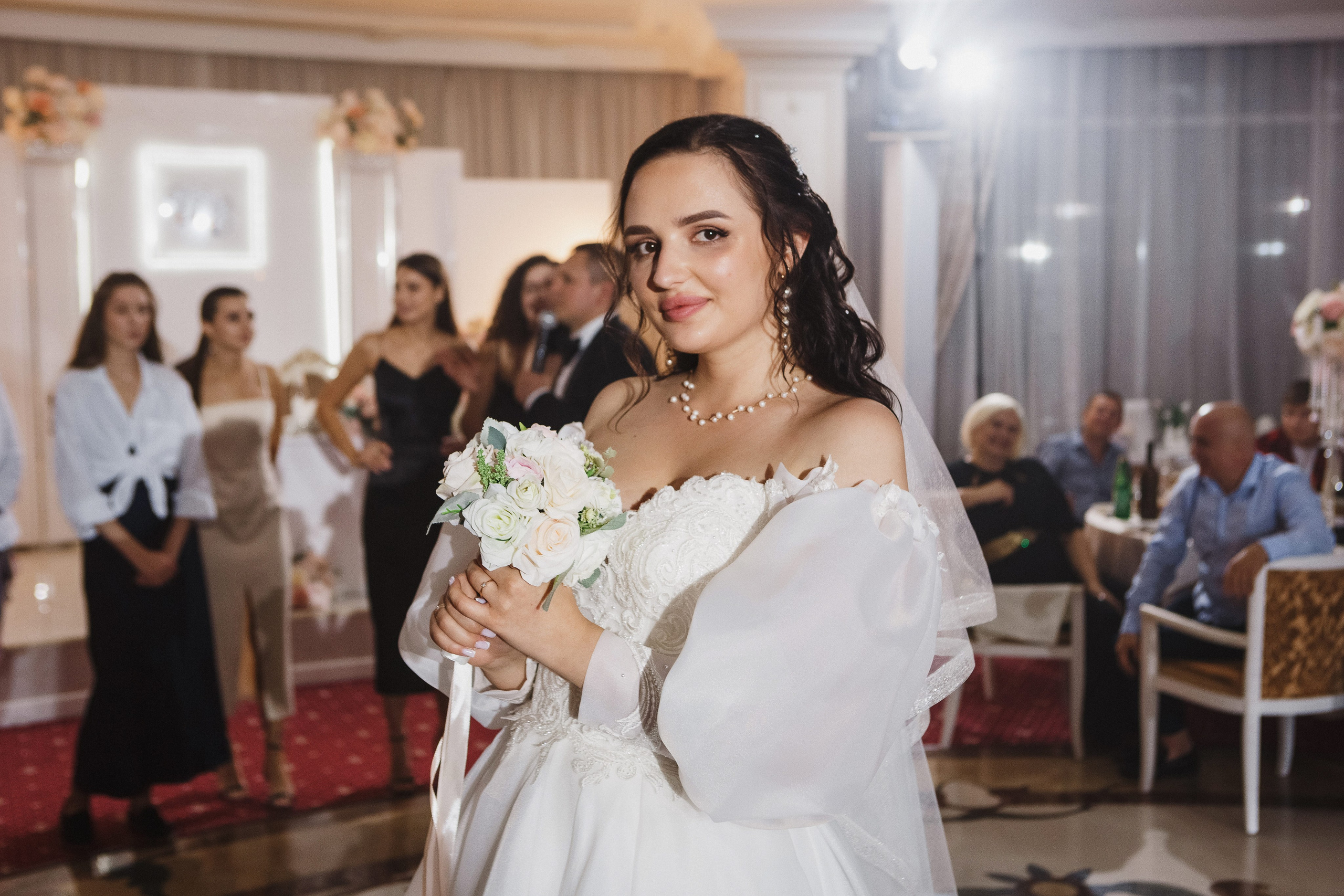 Фотограф в Таганроге летняя свадьба: Романтическая свадебная прогулка. Свадебный и семейный фотограф в Таганроге Бакарюк Антон