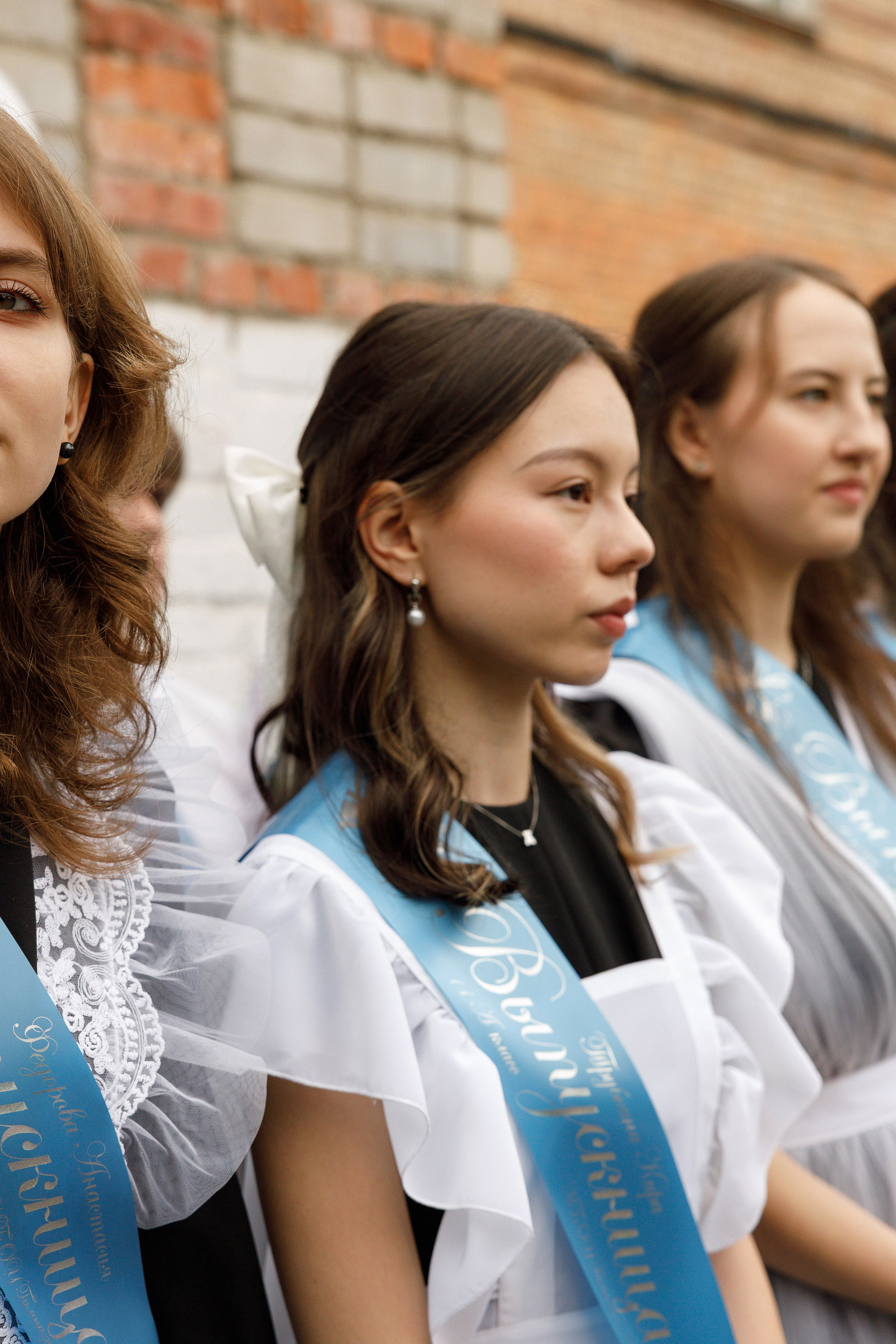 Последний звонок Гимназия Артем. Photoalbum-vl.ru