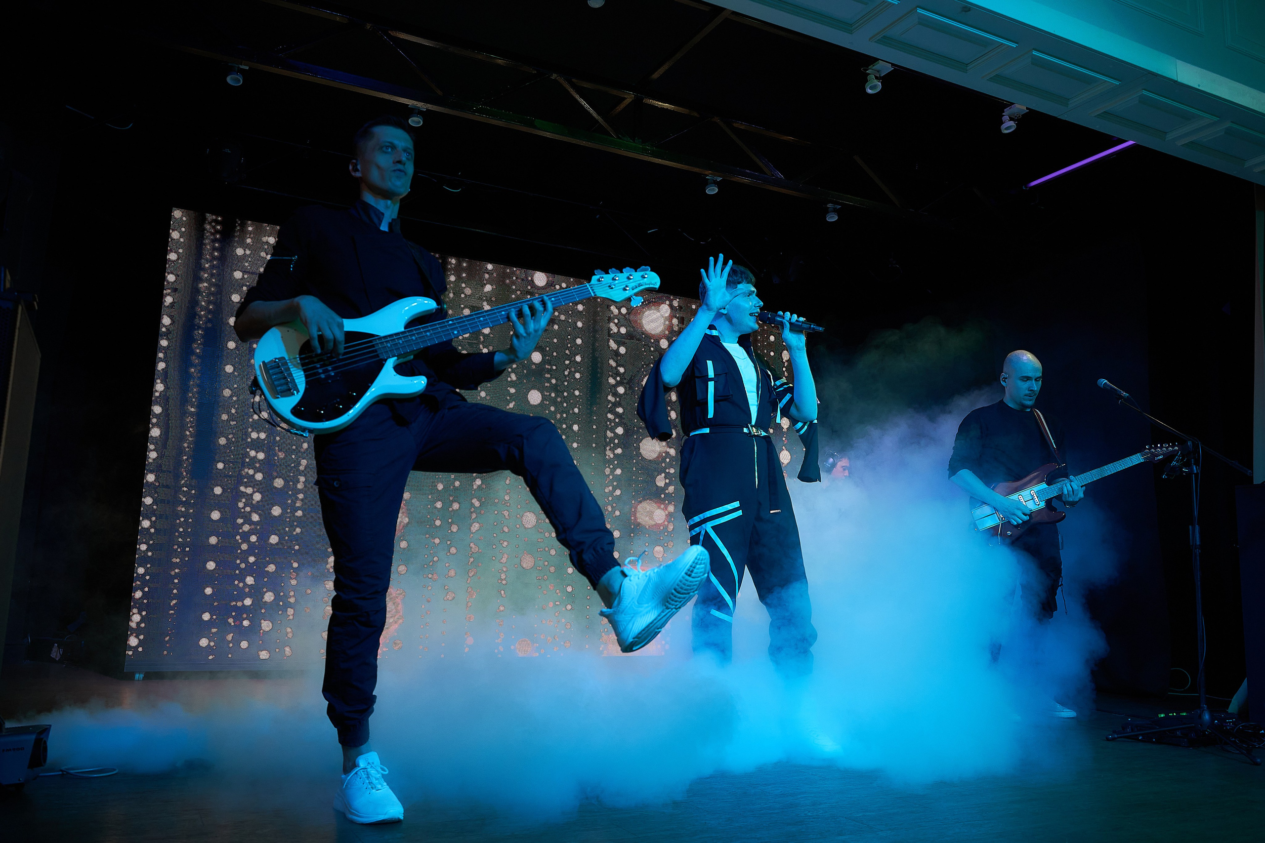 Фотограф на выпускной в школе. Видеосъёмка. Фотограф и видеограф в Екатеринбурге