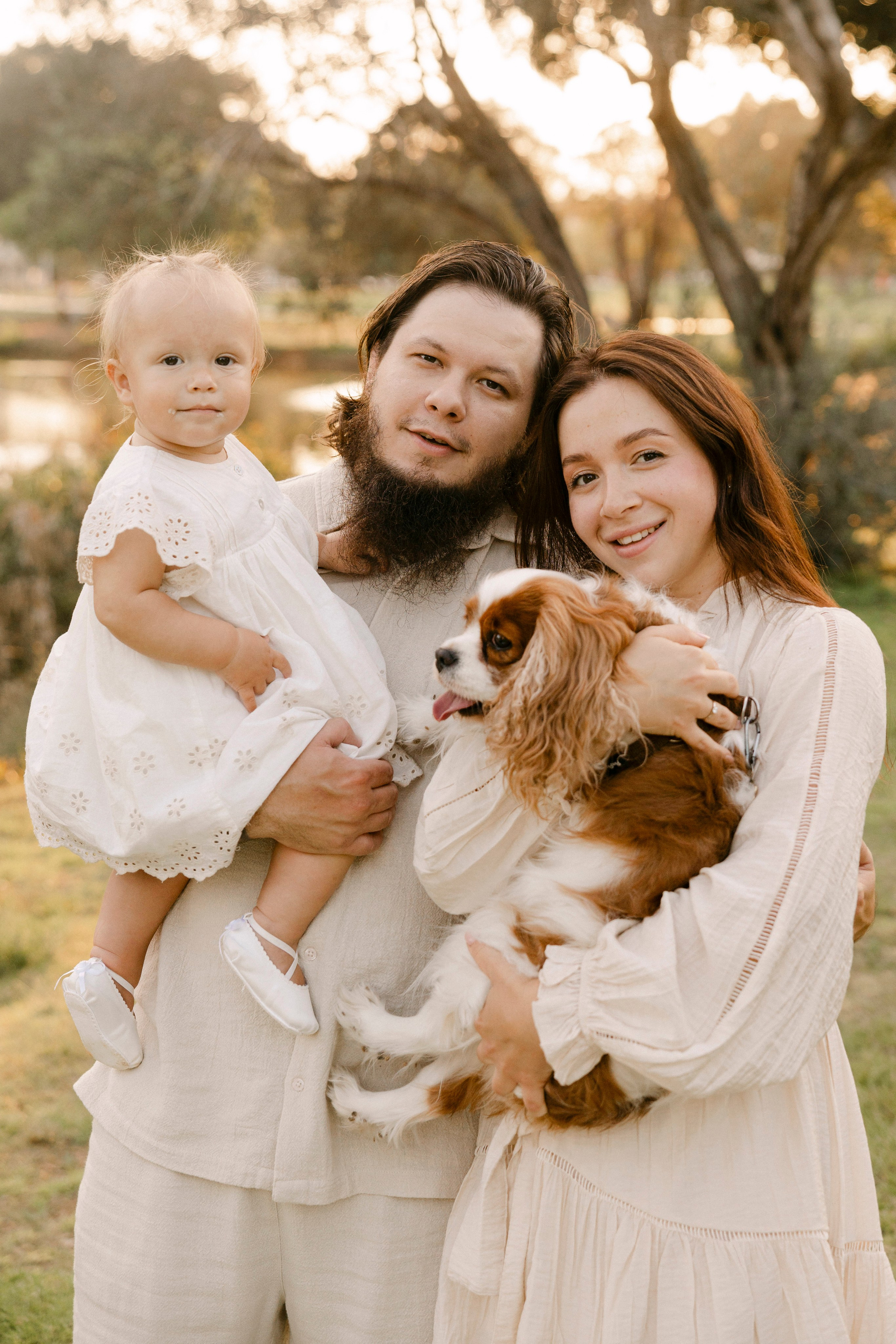 First year photoshoot inside the park (sunset). Wedding and family photographer