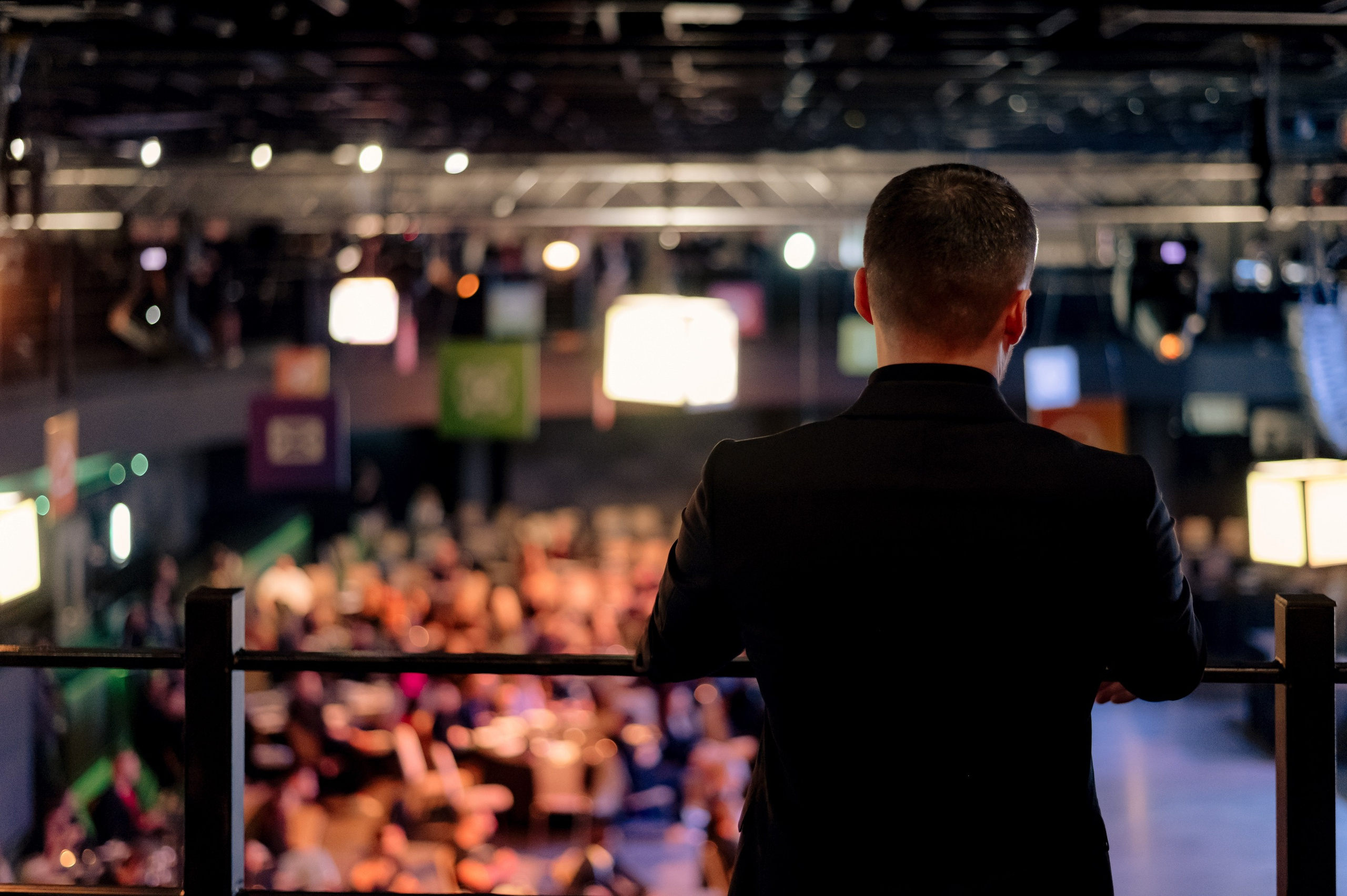 Манифестор. Фотограф в Москве. Антон S