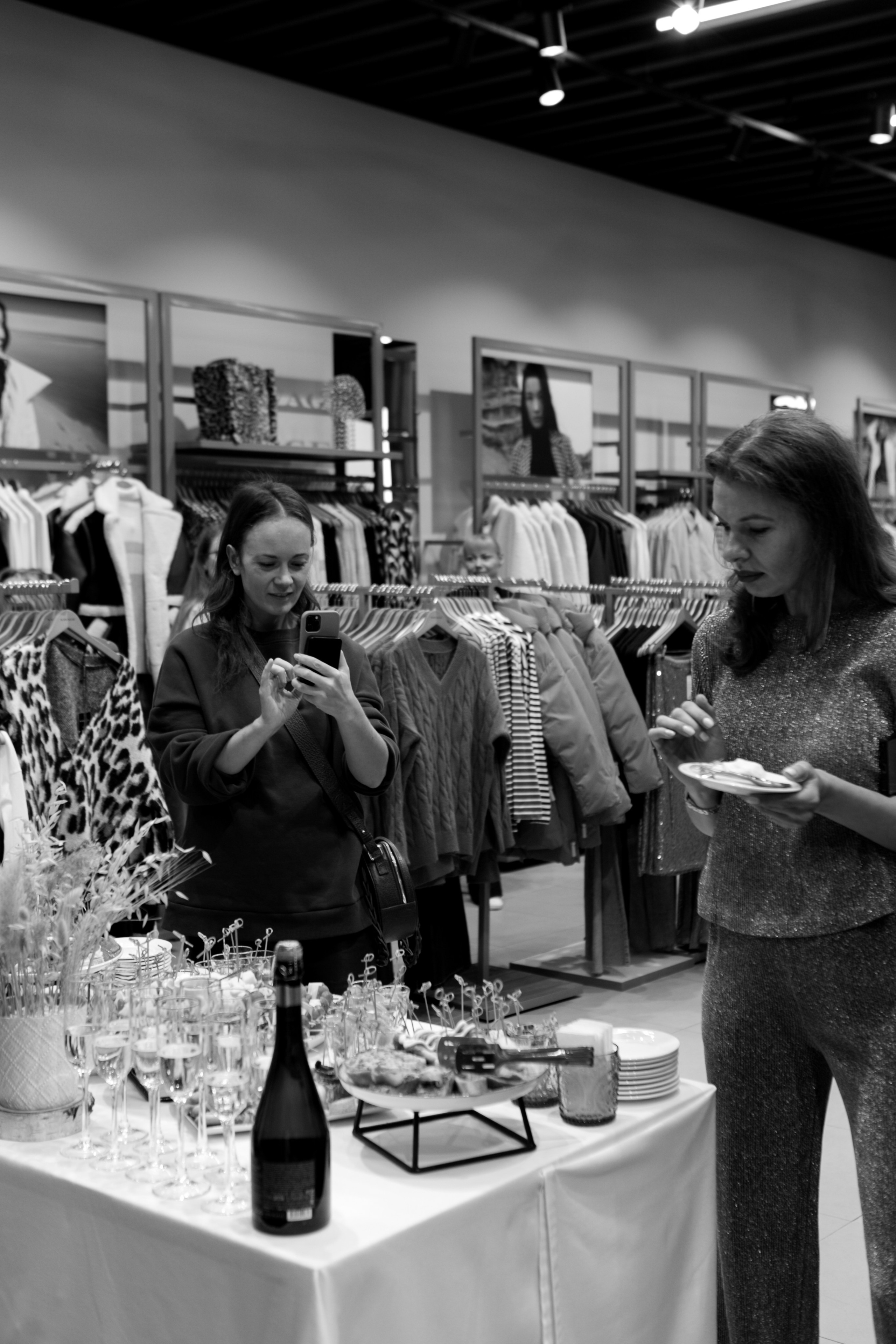 Открытие магазина SAVAGE. Контент фотограф, съемка для маркетплейсов, фуд съемка и репортажи в Новосибирске Ралия Галеева