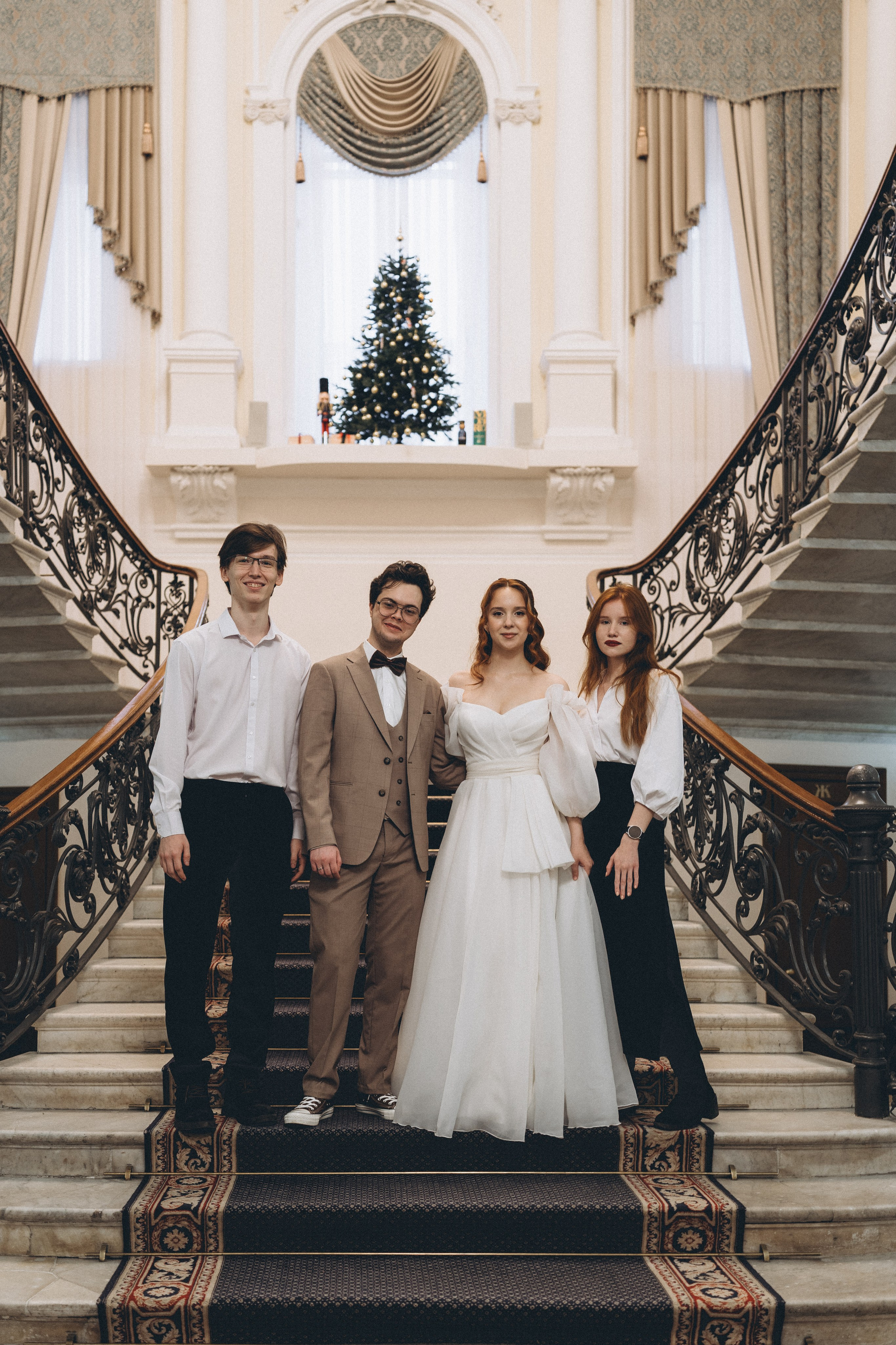 СВАДЕБНАЯ СЬЕМКА ВО ВТОРОМ ДВОРЦЕ С ГОСТЯМИ И ПРОГУЛКА В ТАВРИЧЕСКОМ САДУ. Профессиональный фотограф, Санкт-Петербург — Виктория Богомолова