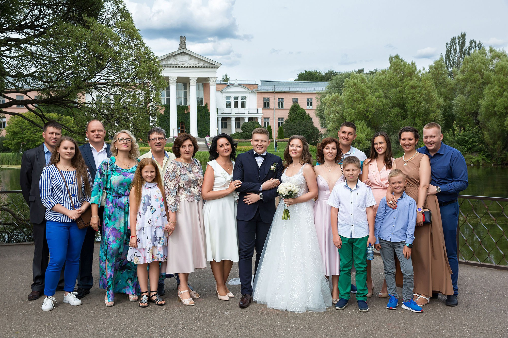 Прогулка, фотосессия жениха и невесты. Свадебная съемка. Фотограф в Москве Валерий Боцман
