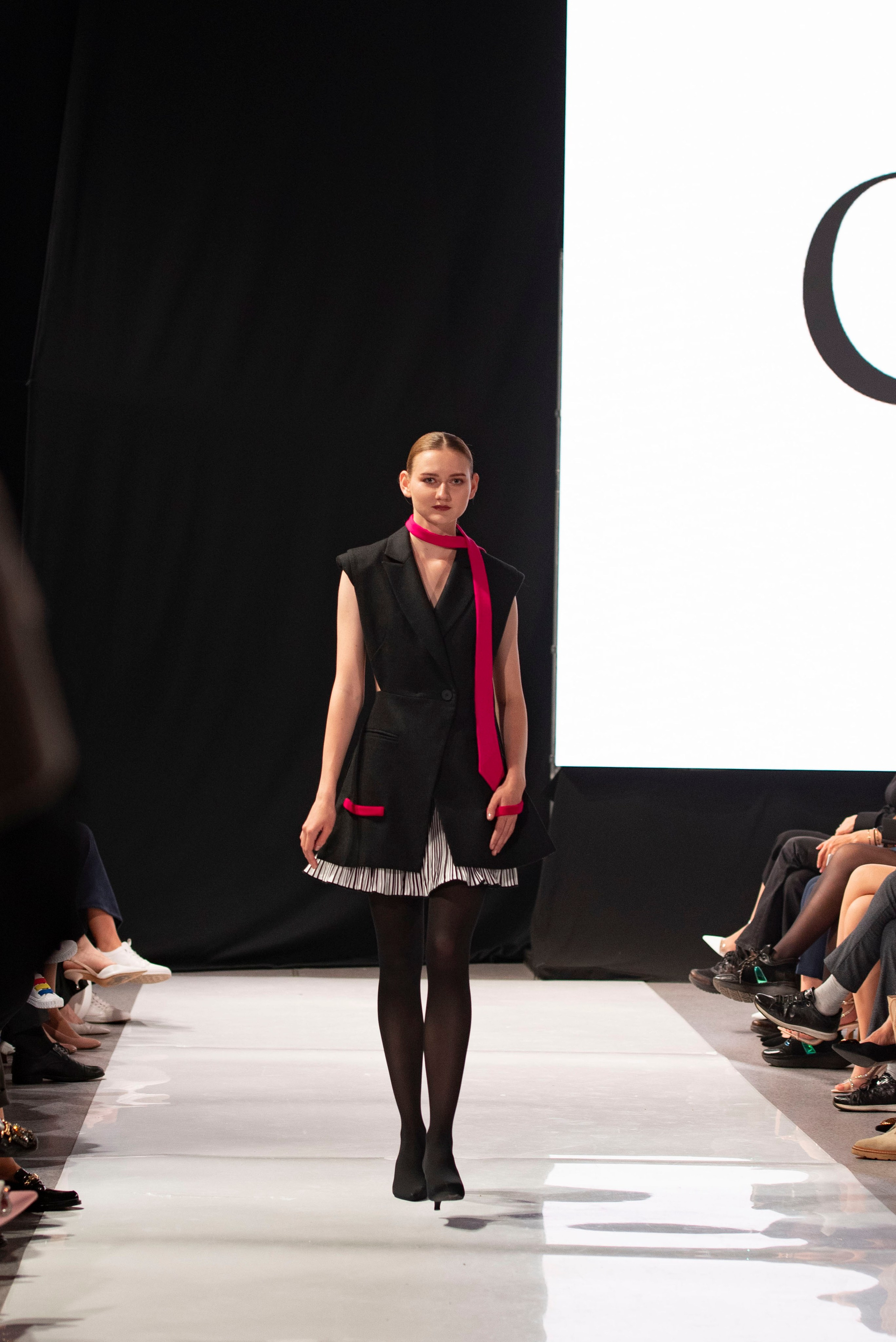 Фотограф на модельный показ. Свадебный, семейный, фэшн фотограф, школьный фотограф в Сочи