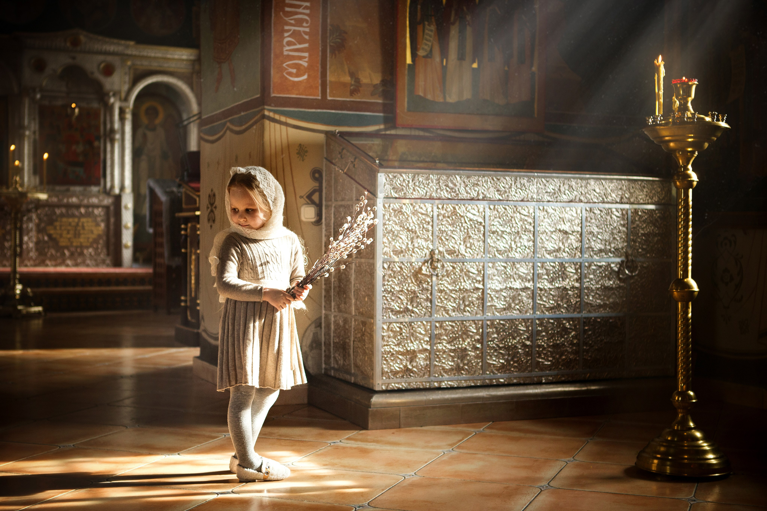 Творческая фотосъёмка «В храме». Ирина Загоскина — портретные фотосессии в Москве