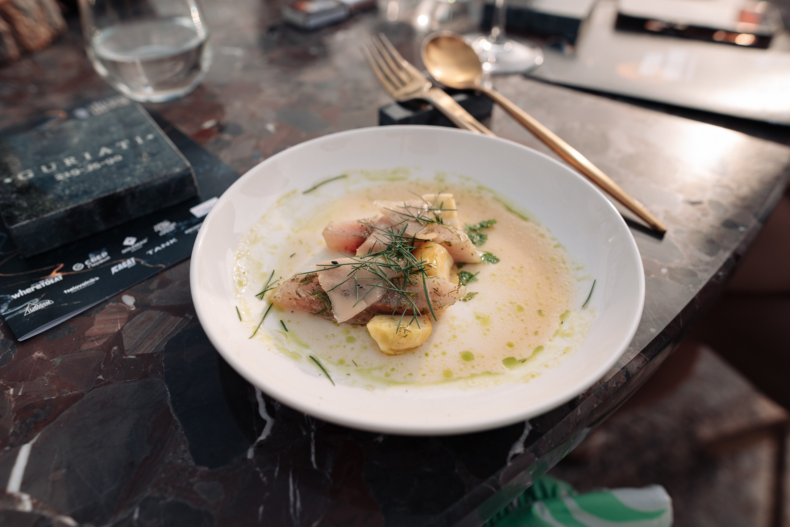 Дикий ужин. Репортажный фотограф Красноярск Алекс Чампакхам