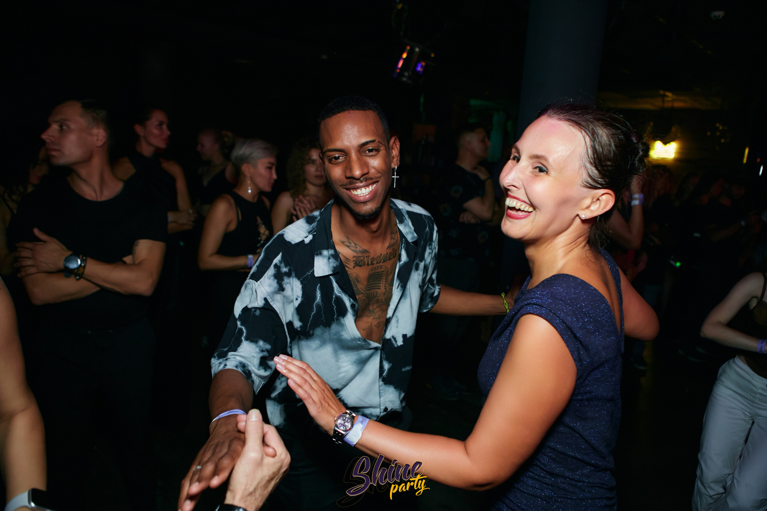 Shine party bachata. Свадебный фотограф