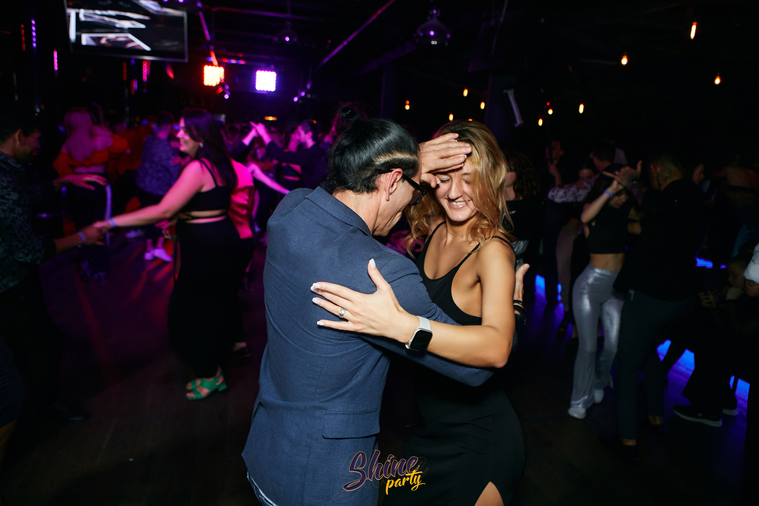 Shine party bachata. Свадебный фотограф