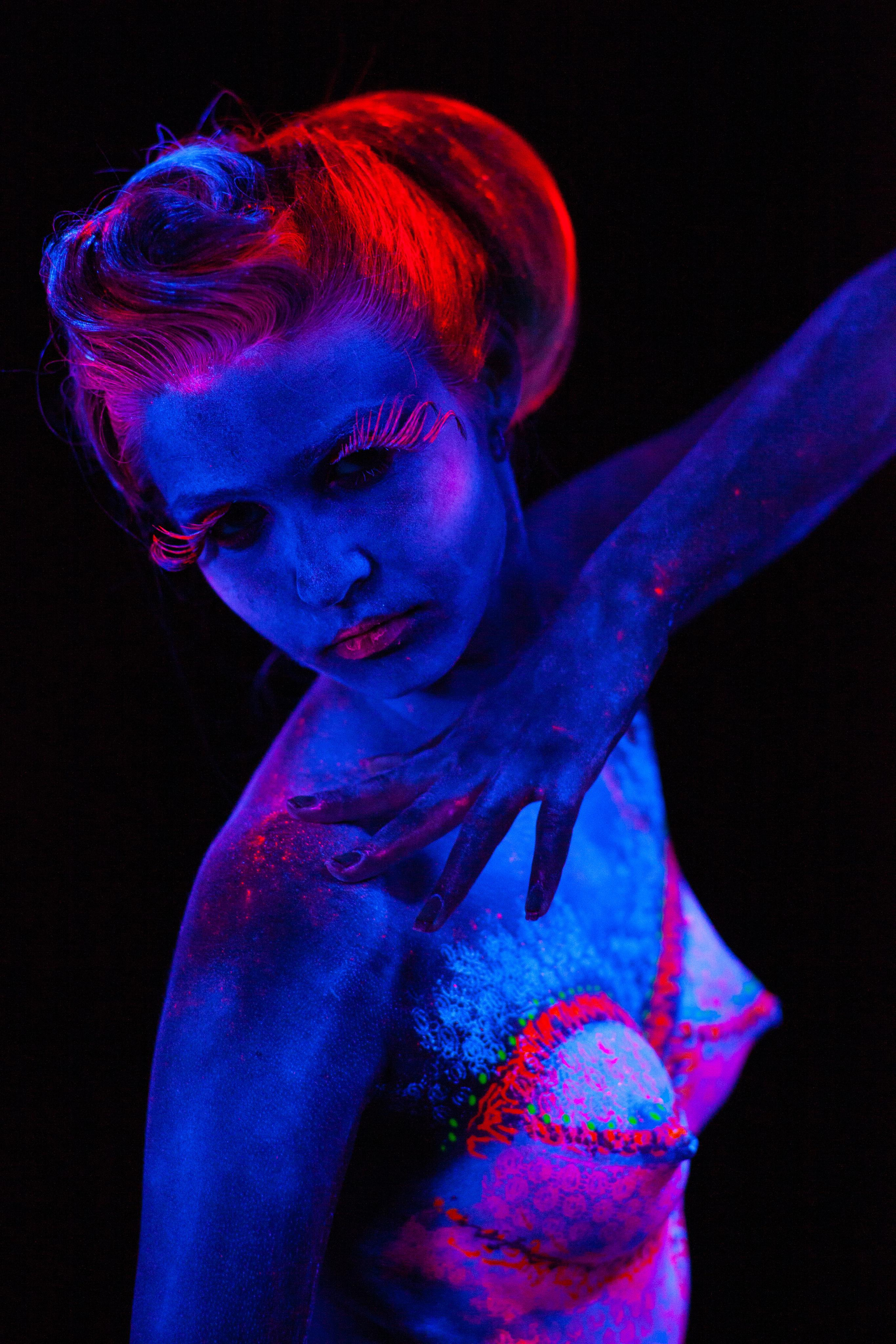 Стася body art. Флуоресцентный боди-арт. Профессиональный портретный фотограф в Москве Владимир Глаголев