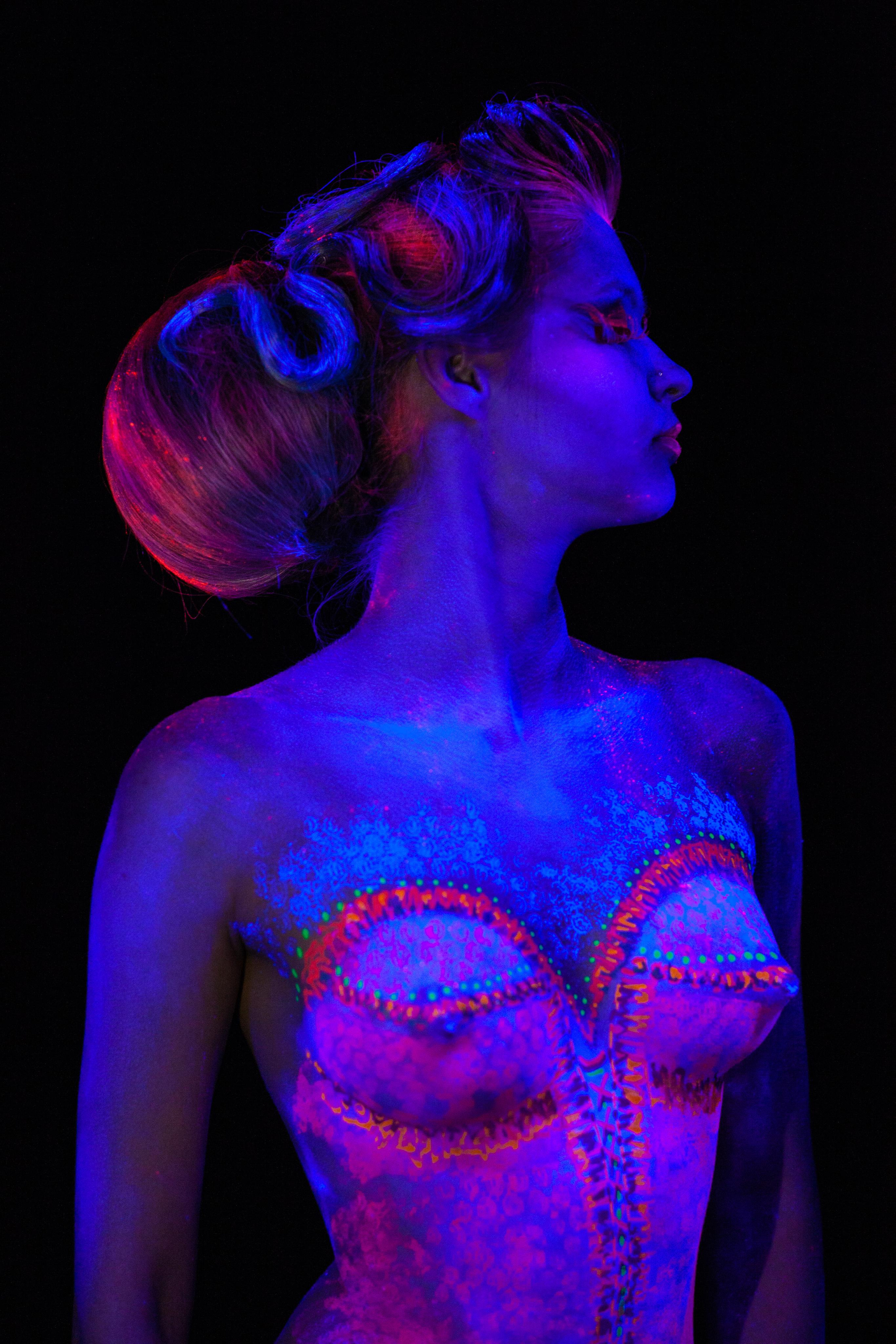 Стася body art. Флуоресцентный боди-арт. Профессиональный портретный фотограф в Москве Владимир Глаголев