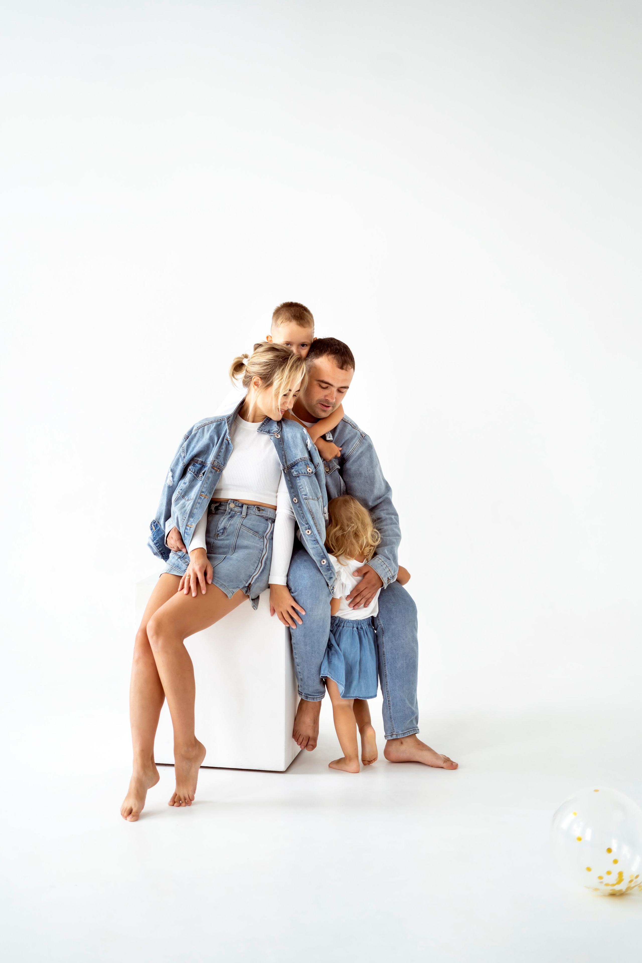 Семейная съёмка на циклораме. Семейный и детский фотограф в Хабаровске Анна Гриневич