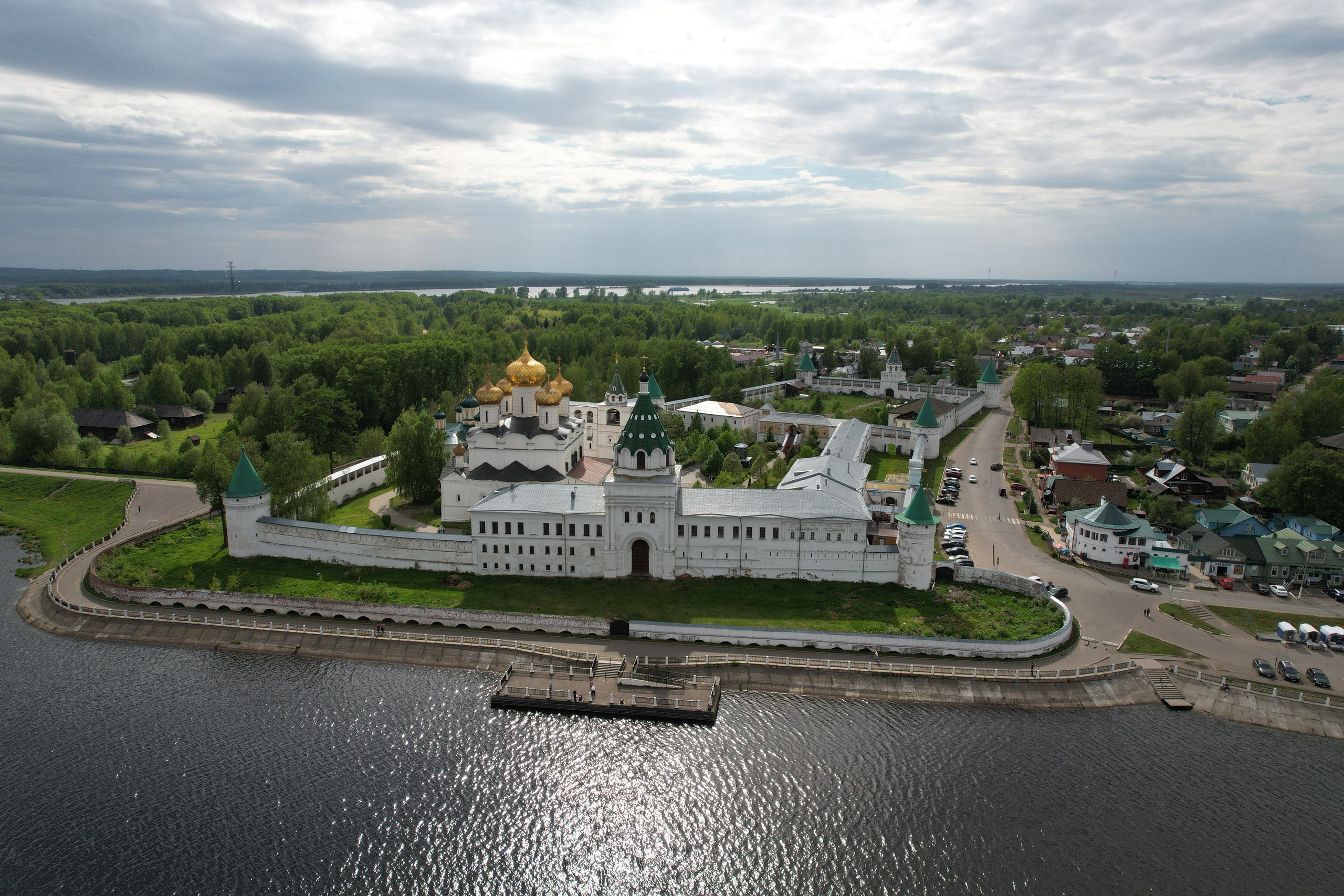 Аэросъёмка в Ярославле дрон квадрокоптер — портфолио Грибов Медиа. Фото и видеосъёмка в Ярославле | Грибов Медиа контент студия  — от 2500 ₽/час