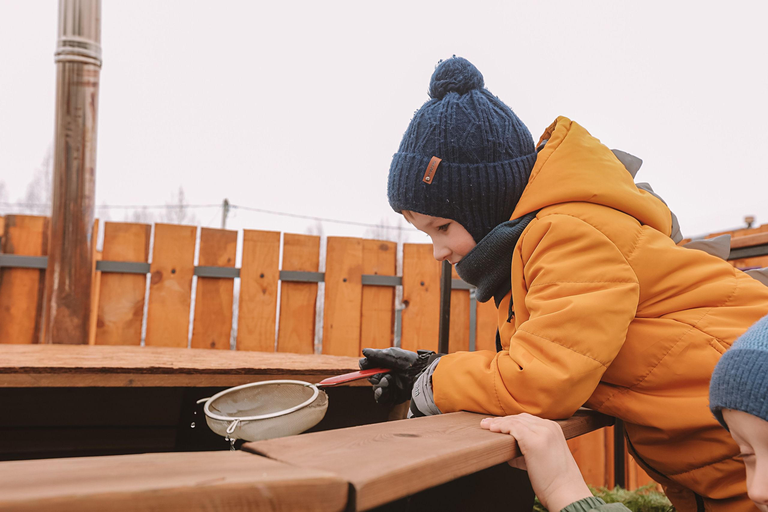 Семейная в домике (репортаж). Семейный фотограф Тюмень, фотограф на роды Салмина Мария