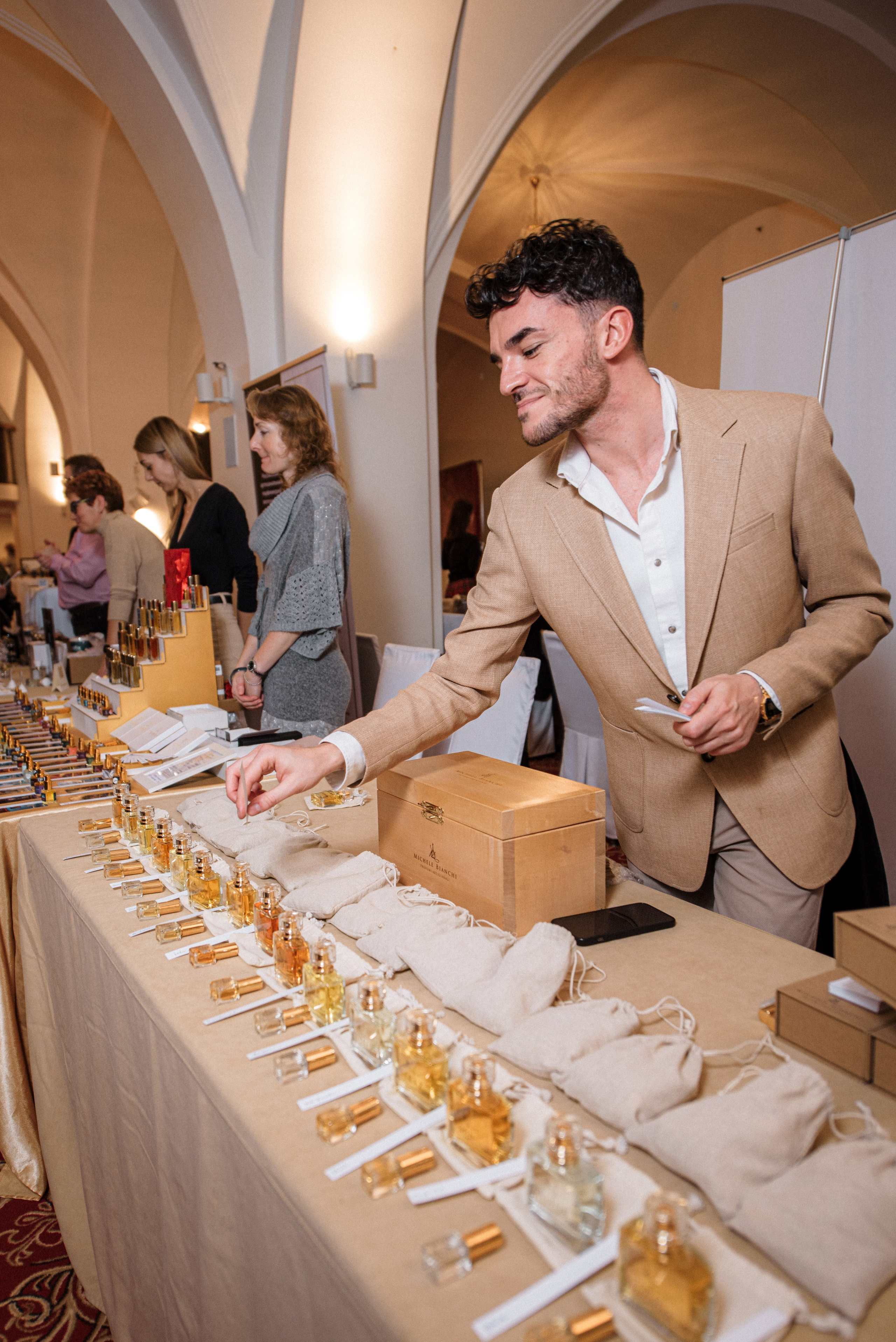 Парфюмерный салон VAST Москва // Зима 2023. Фотограф Элина Брусенцева