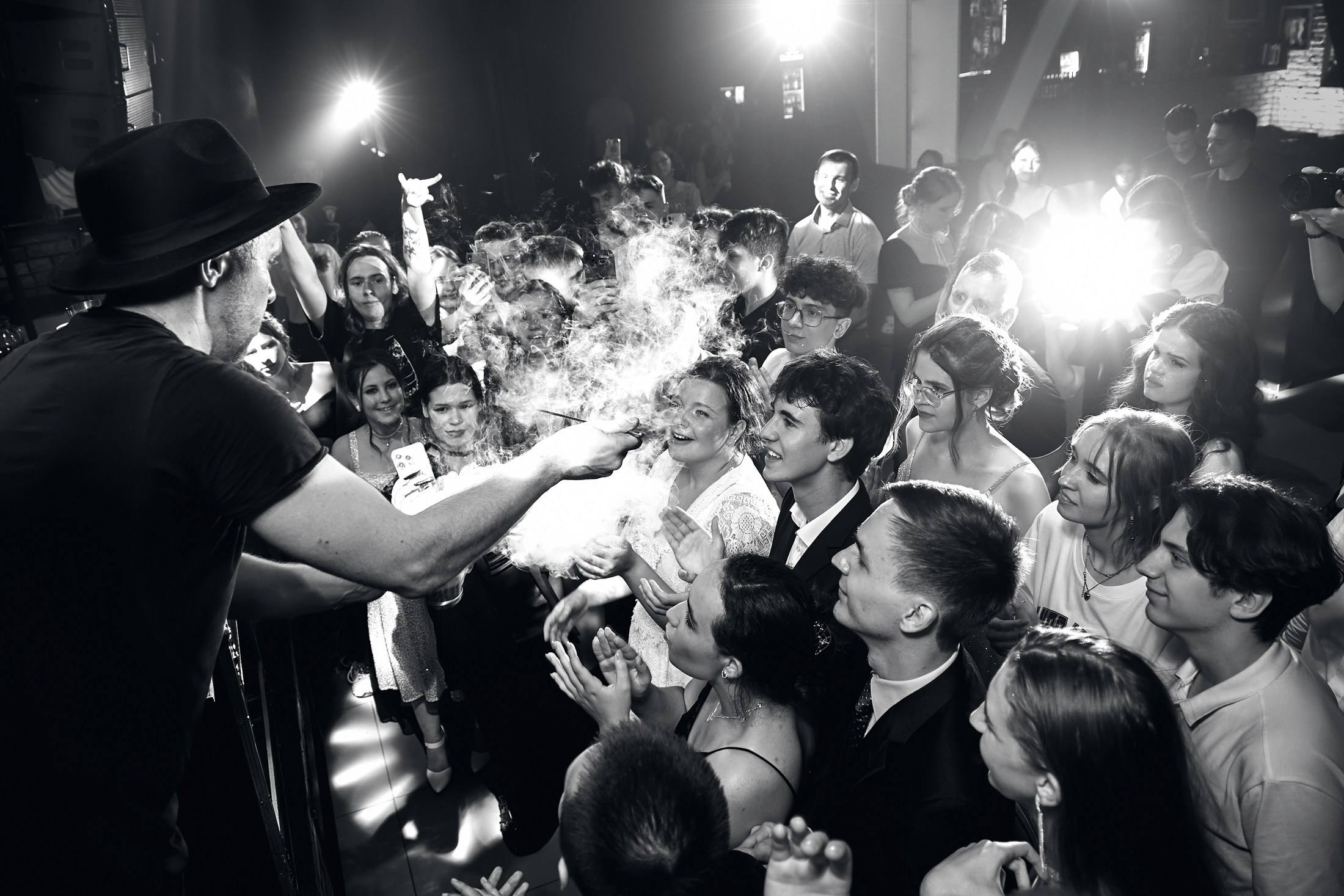 Фотограф на выпускной. Свадебный репортажный и фуд фотограф в Барнауле Гайфулин Виталий