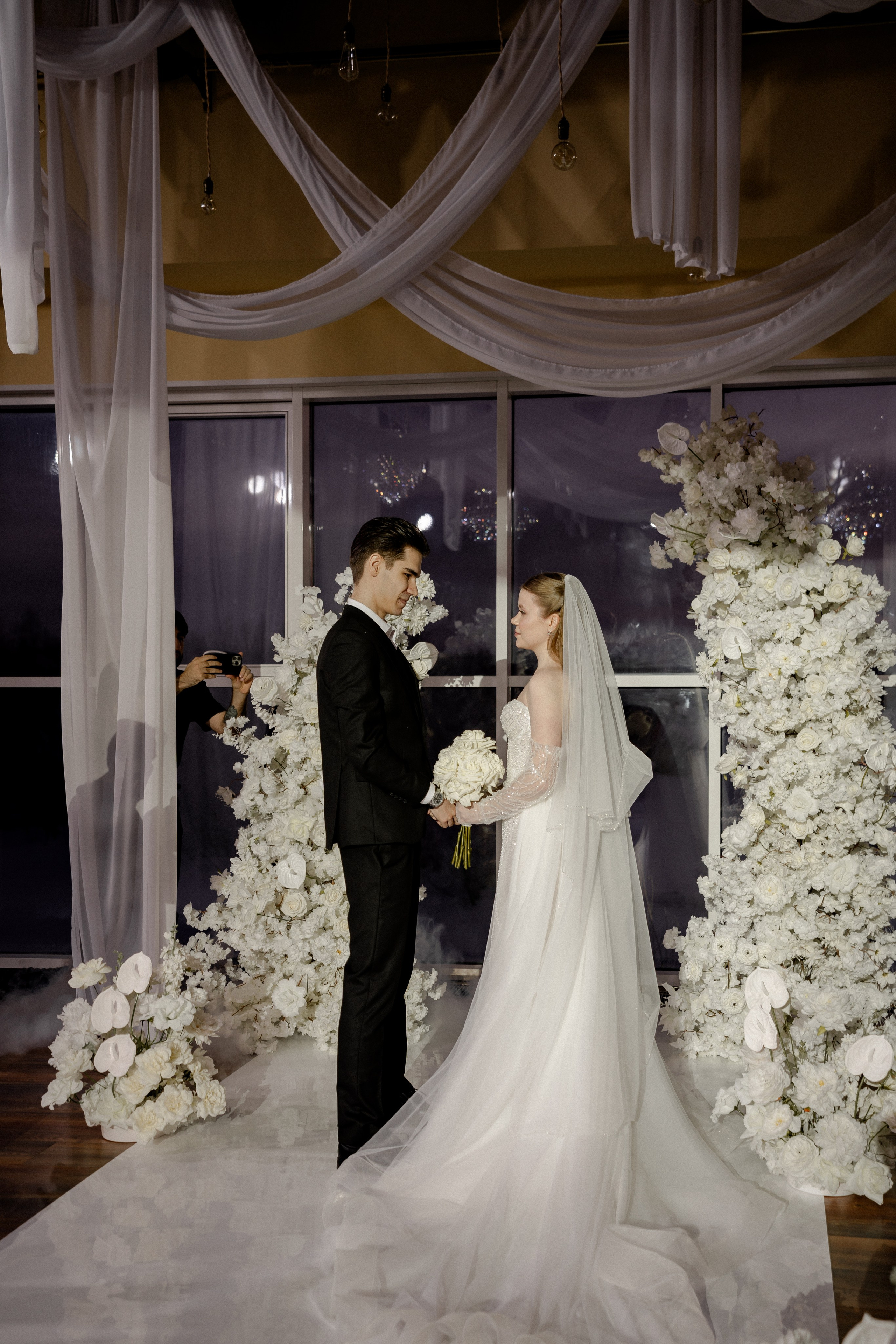 СВАДЕБНАЯ СЬЕМКА СБОРОВ В ОТЕЛЕ И ВЫЕЗД НА ЦЕРЕМОНИЮ (СНЯТО В СИБИРЕ В НИЖНЕВАРТОВСКЕ). Профессиональный фотограф, Санкт-Петербург — Виктория Богомолова