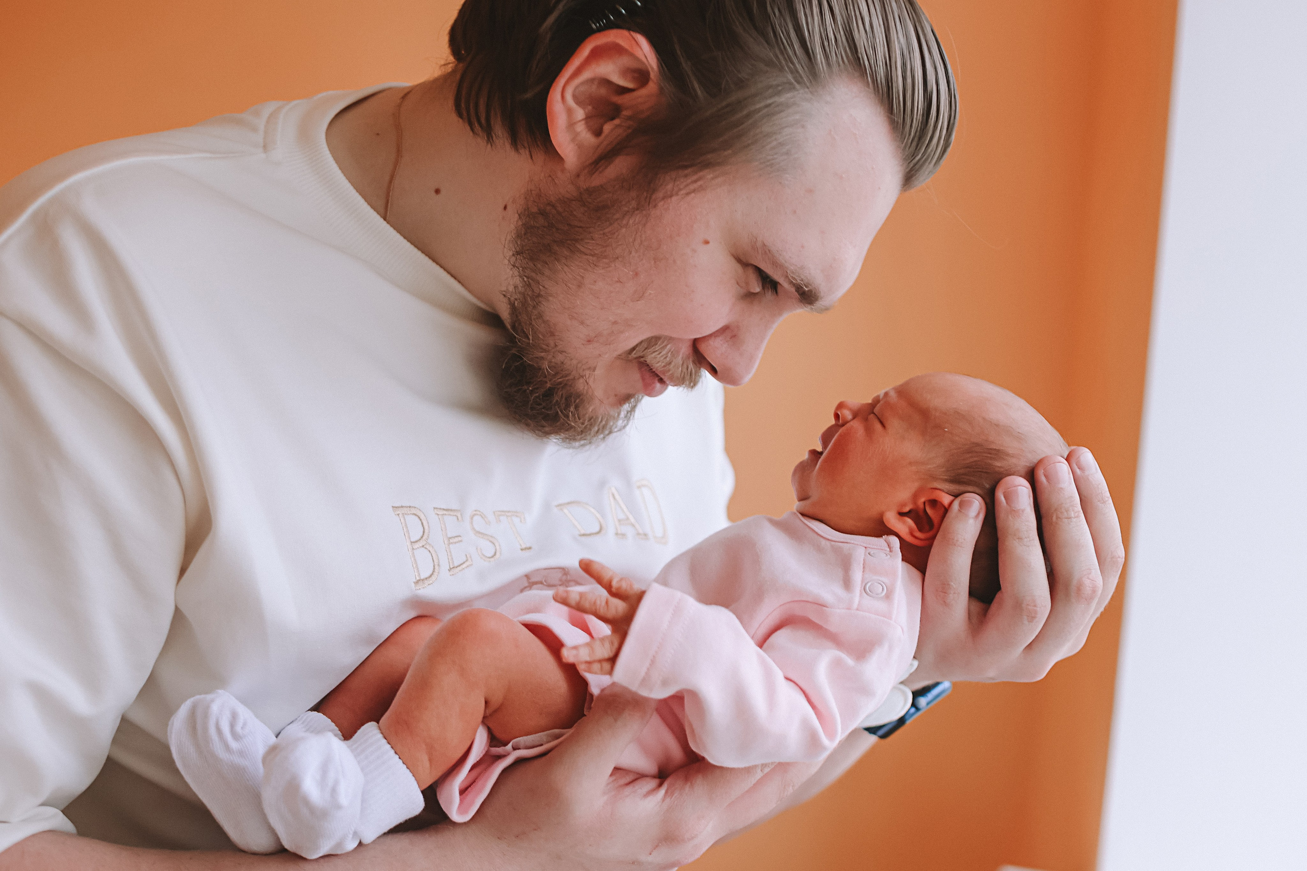 Выписка палата+внизу ПЦЭ. Семейный фотограф Тюмень, фотограф на роды Салмина Мария