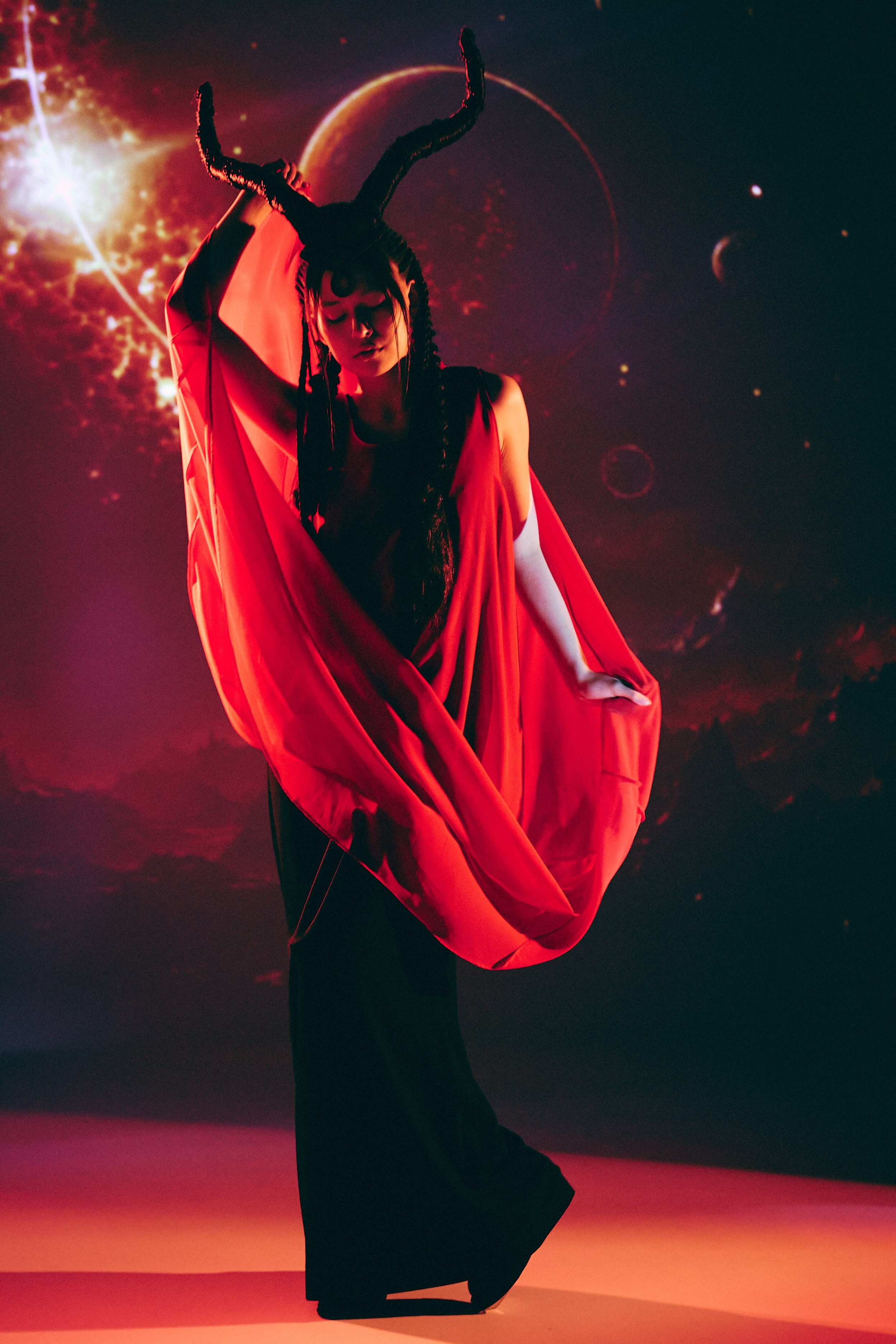 Ника: рогастый демон | Женский портрет | Белов Тимофей, фотограф СПБ. Фотограф Белов Тимофей | Санкт-Петербург | СПБ