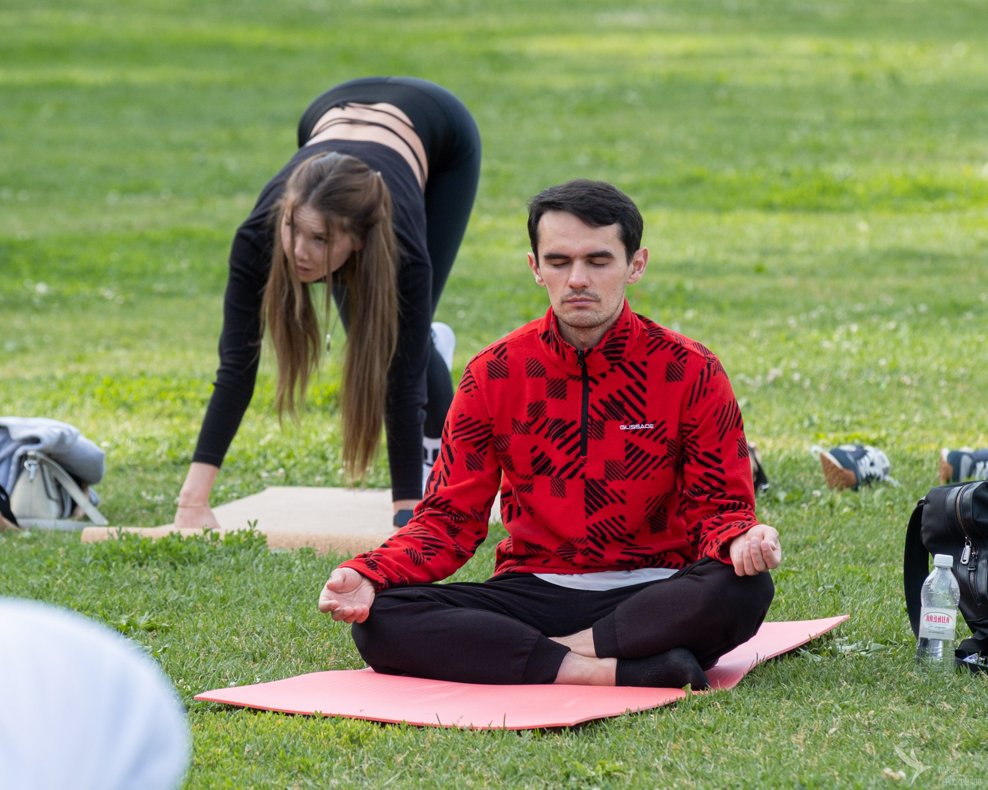 Международный день йоги в парке Горького. Репортажный фотограф в Казани Павел Серпокрылов