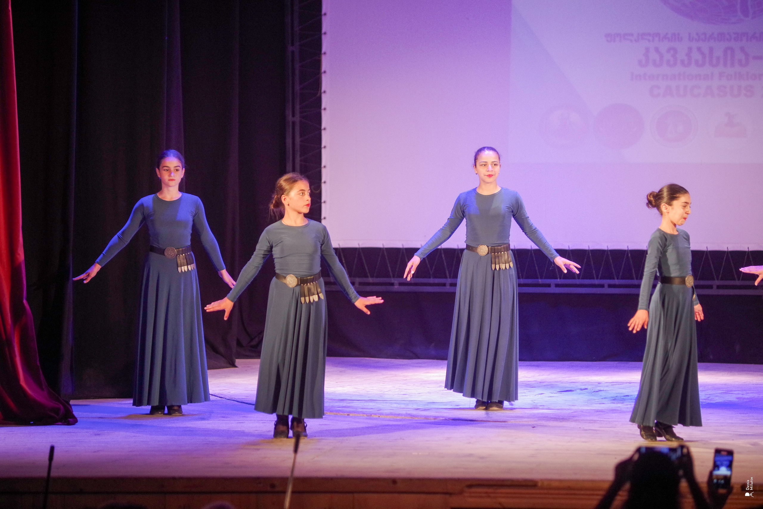 Танцы в прекрасном Они. Портретный фотограф Денис Милютин