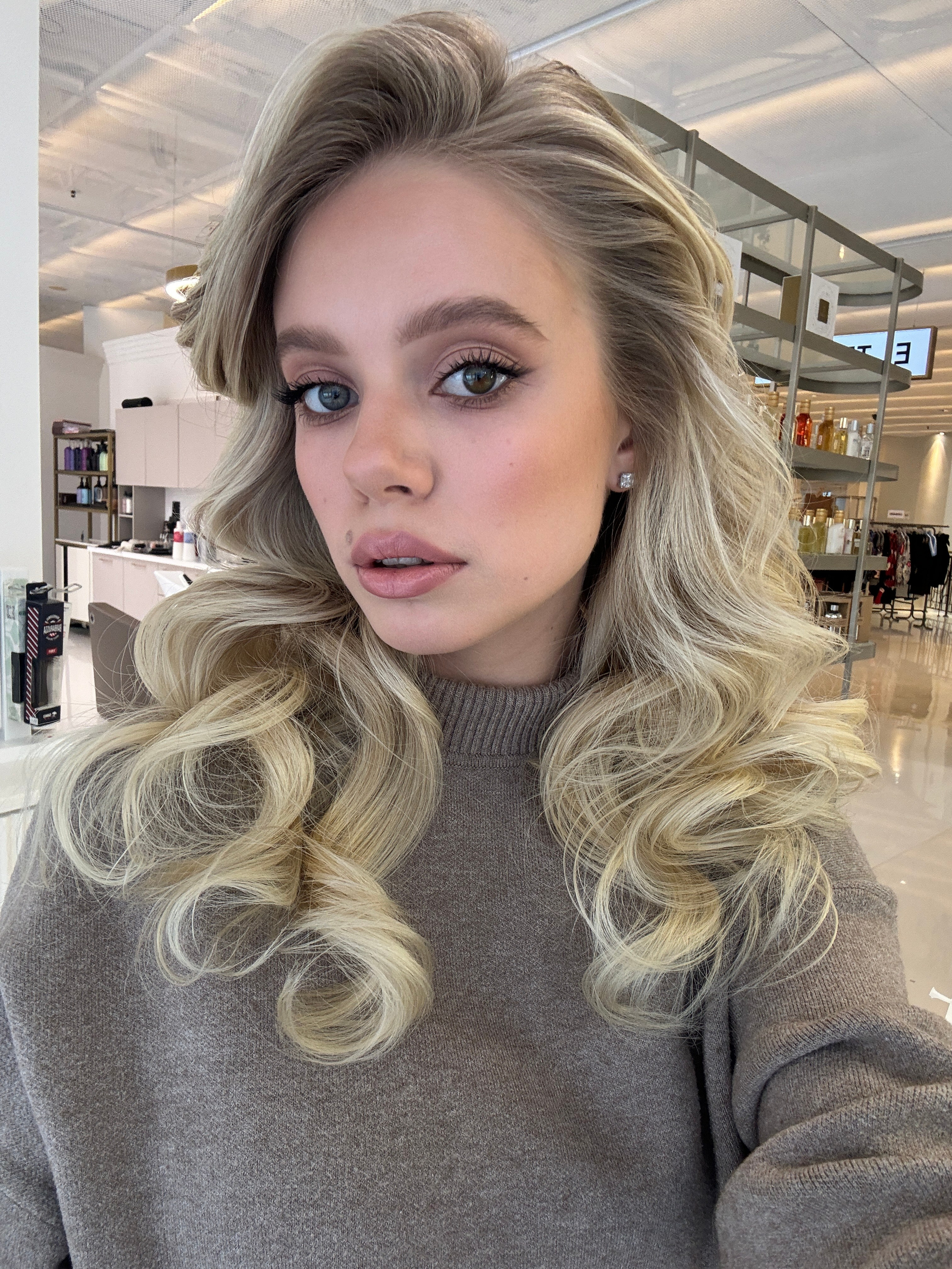 Алеся, 40-42 р-р, 170 см. KED Production — продакшн из СПб. Создаём фото, видео и контент, который помогает брендам и селлерам продавать больше