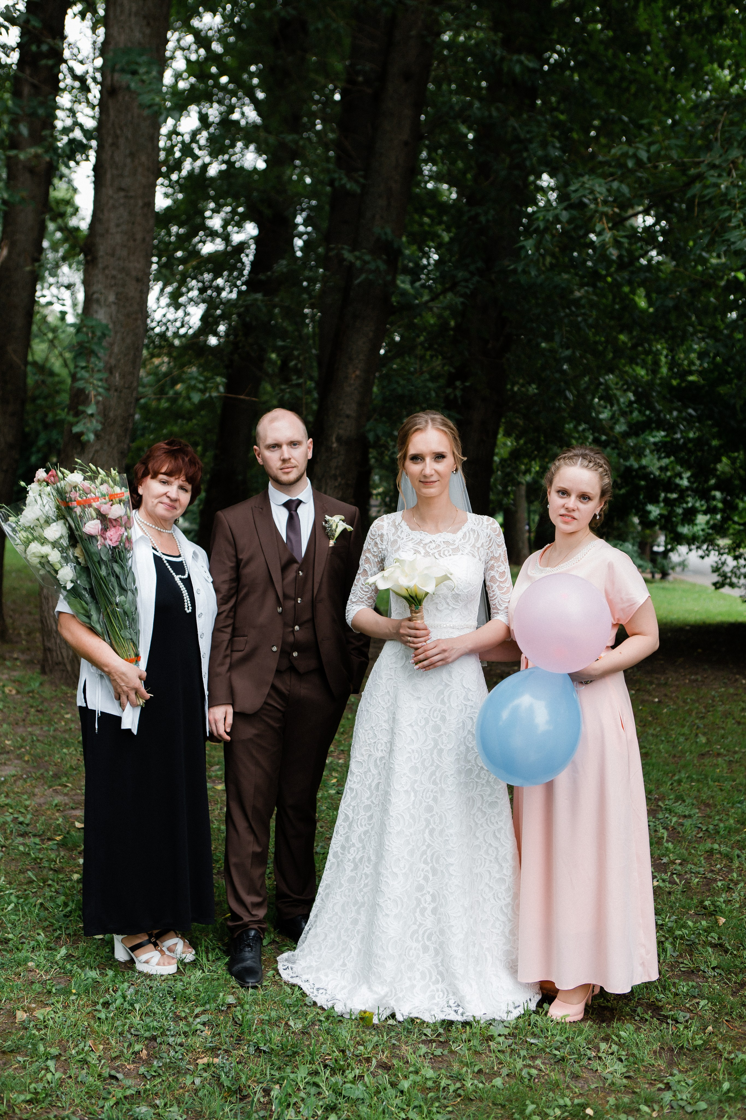 Свадебная фотосессия Сергея и Елены. Наш свадебный день. Видеосъемка и фотосъемка свадеб. Фотограф и оператор на свадьбу. Видеосъемка подкастов, собственная видео-фотостудии. Предметная фотосъемка