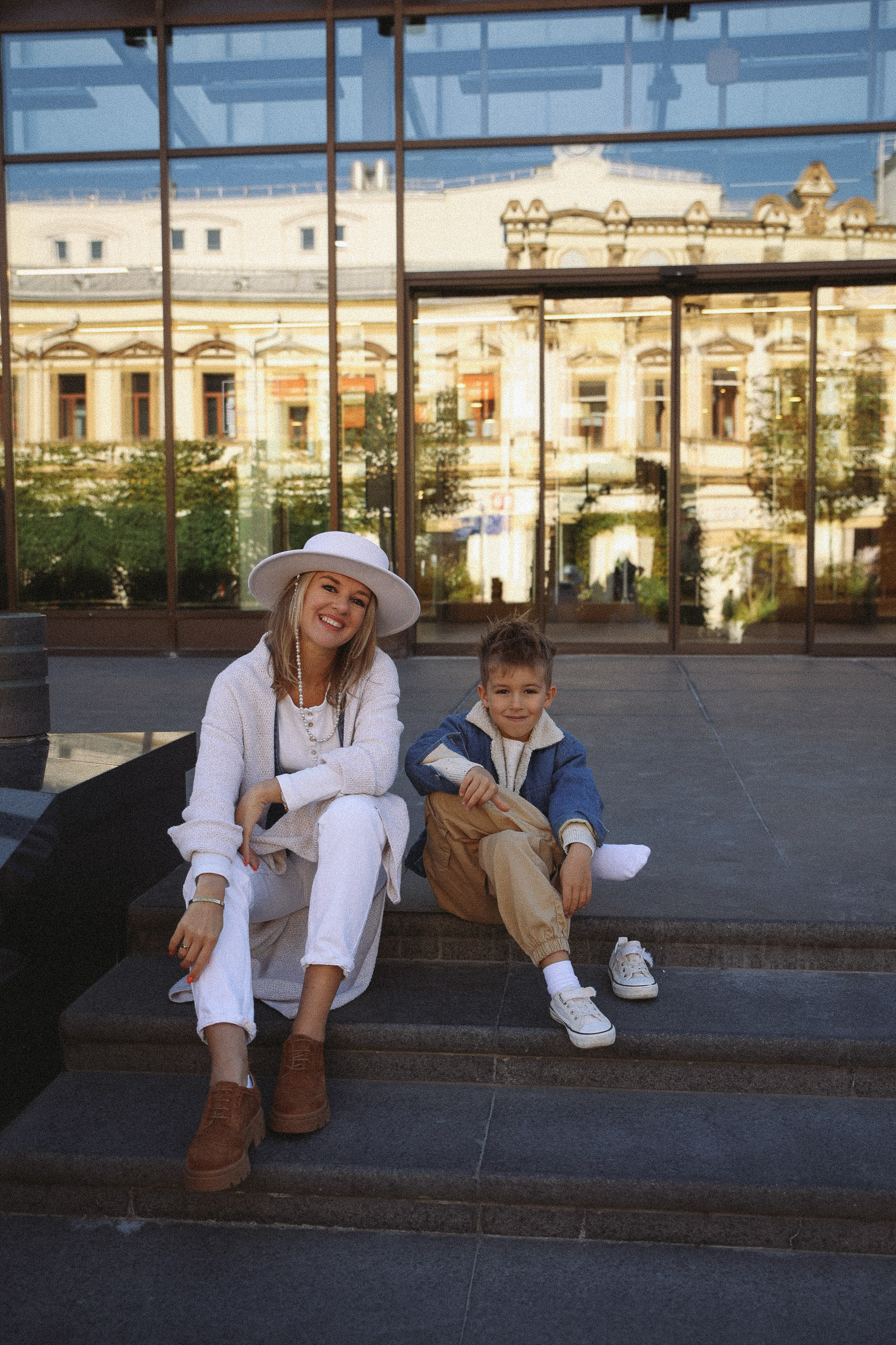 Семейная фотосессия прогулочная фотосессия в Москве. Фотограф Владимир Москва