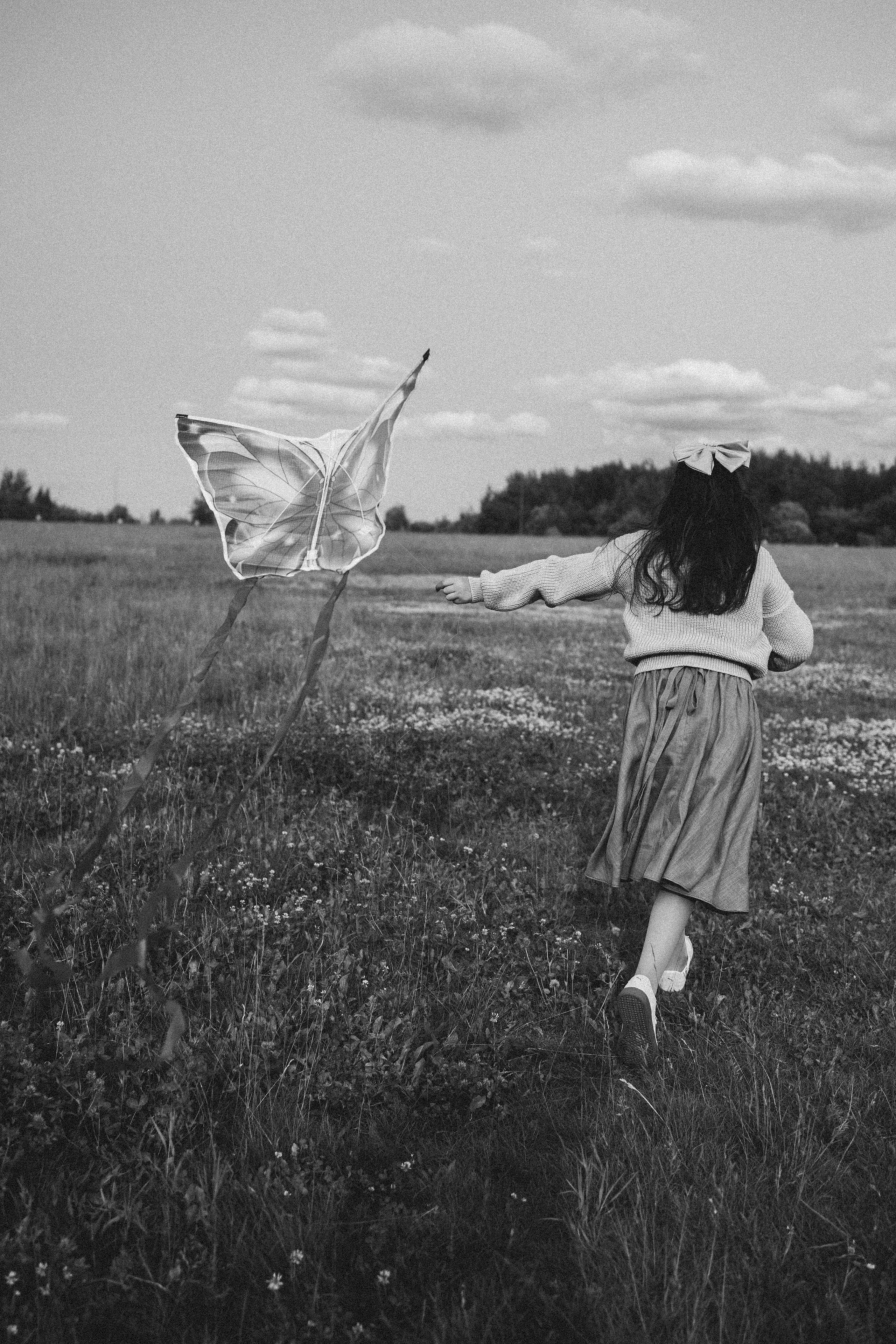 Анна, Марчелло, Настенька и Влада в поле. Фотограф Москва Светлана Кирюшина