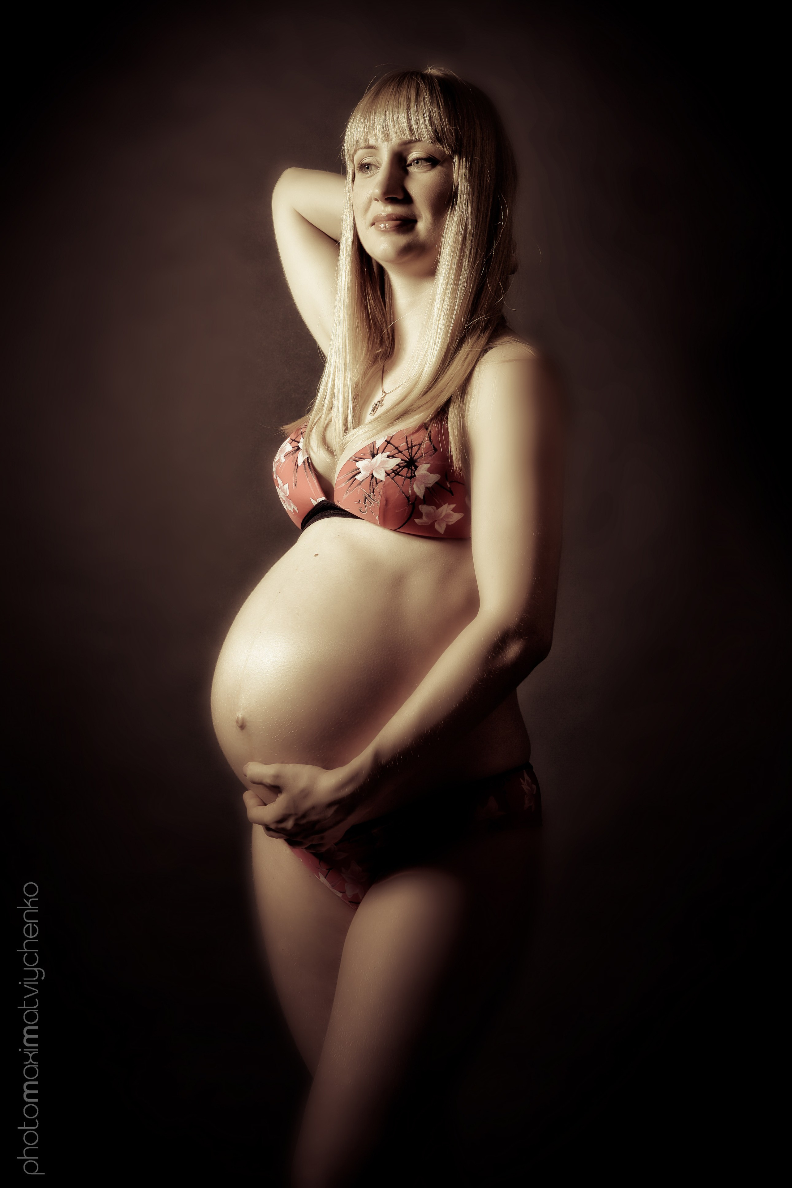 Фотосессия во время беременности от студии Love Story. Максим Матвийченко и Виктория Басова профессионалы своего дела