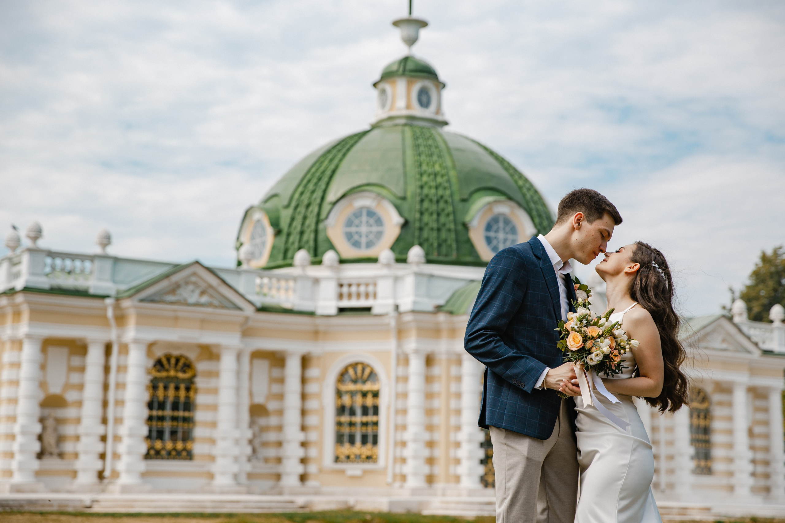 Свадебная фотосессия в усадьбе Кусково. Фотограф и видеограф Анна Домашенко