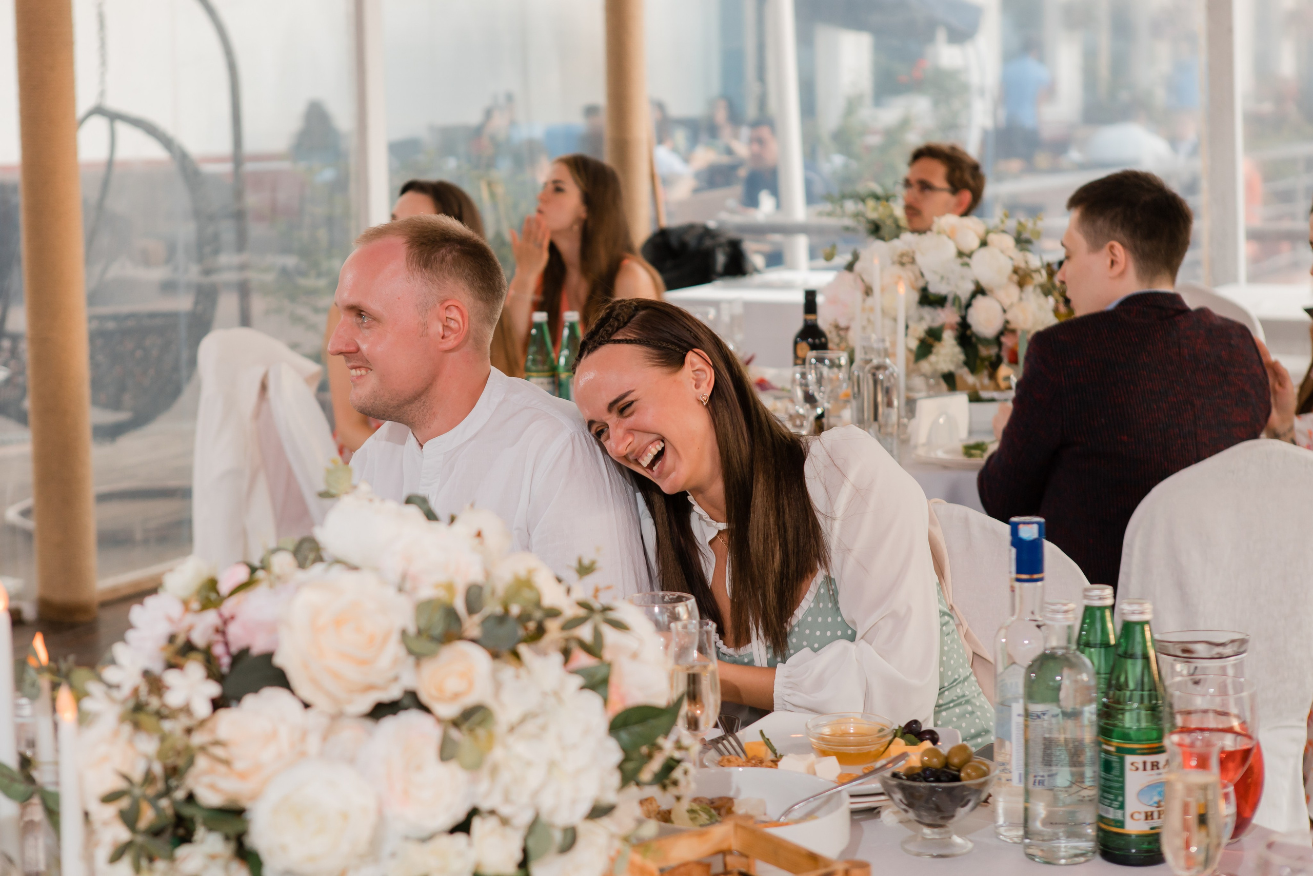 Свадебная фотосъемка Евгения и Натальи. Свадебные фотографии. Видеосъемка и фотосъемка свадеб. Фотограф и оператор на свадьбу. Видеосъемка подкастов, собственная видео-фотостудии. Предметная фотосъемка