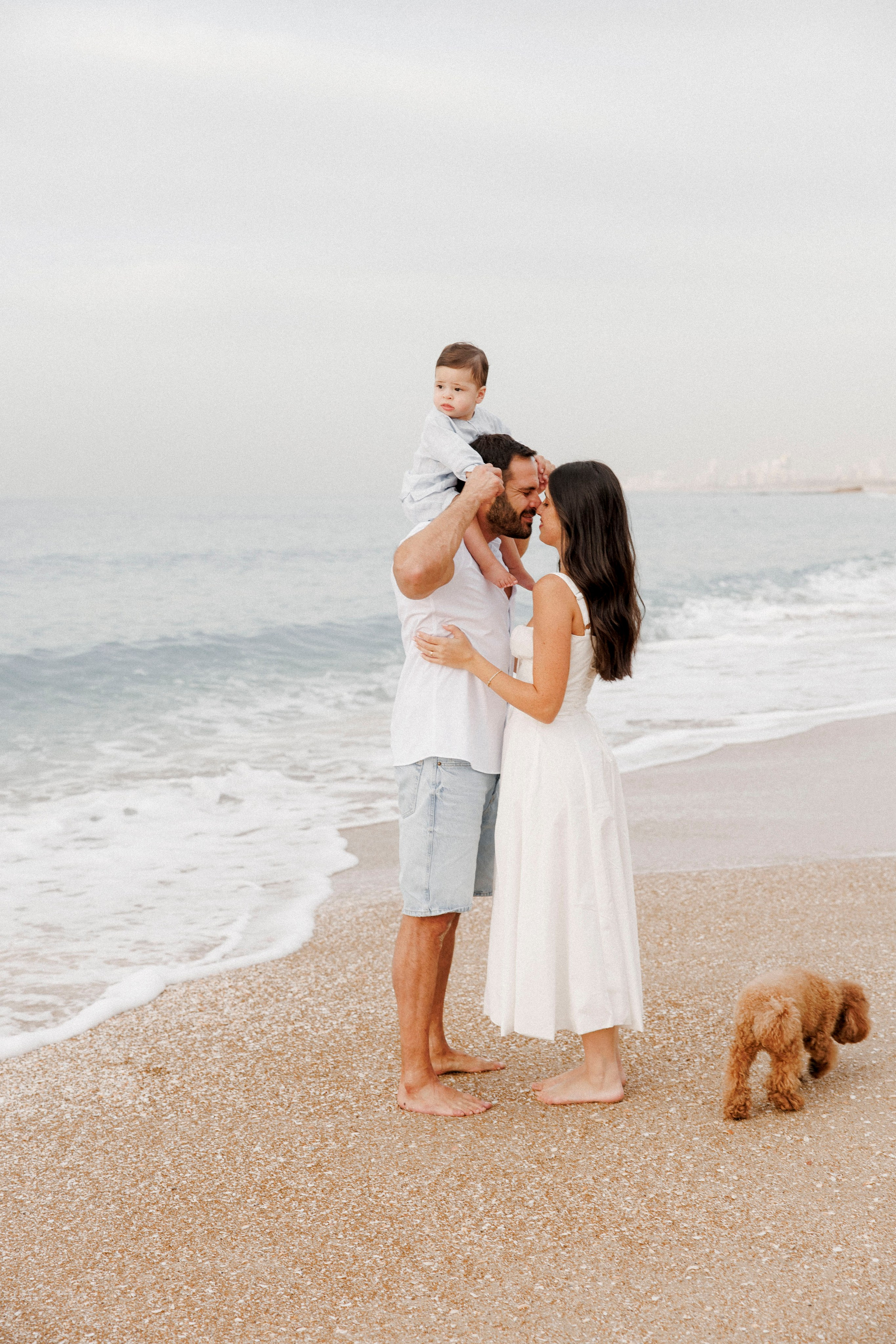 First year family photos near the sea. Главная