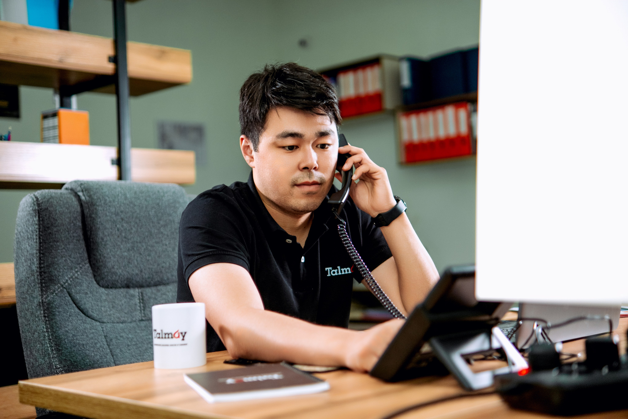 Портреты. Портреты и репортажные съемки с душой: ваш уникальный момент в объективе Руфата, профессионального фотографа Алматы