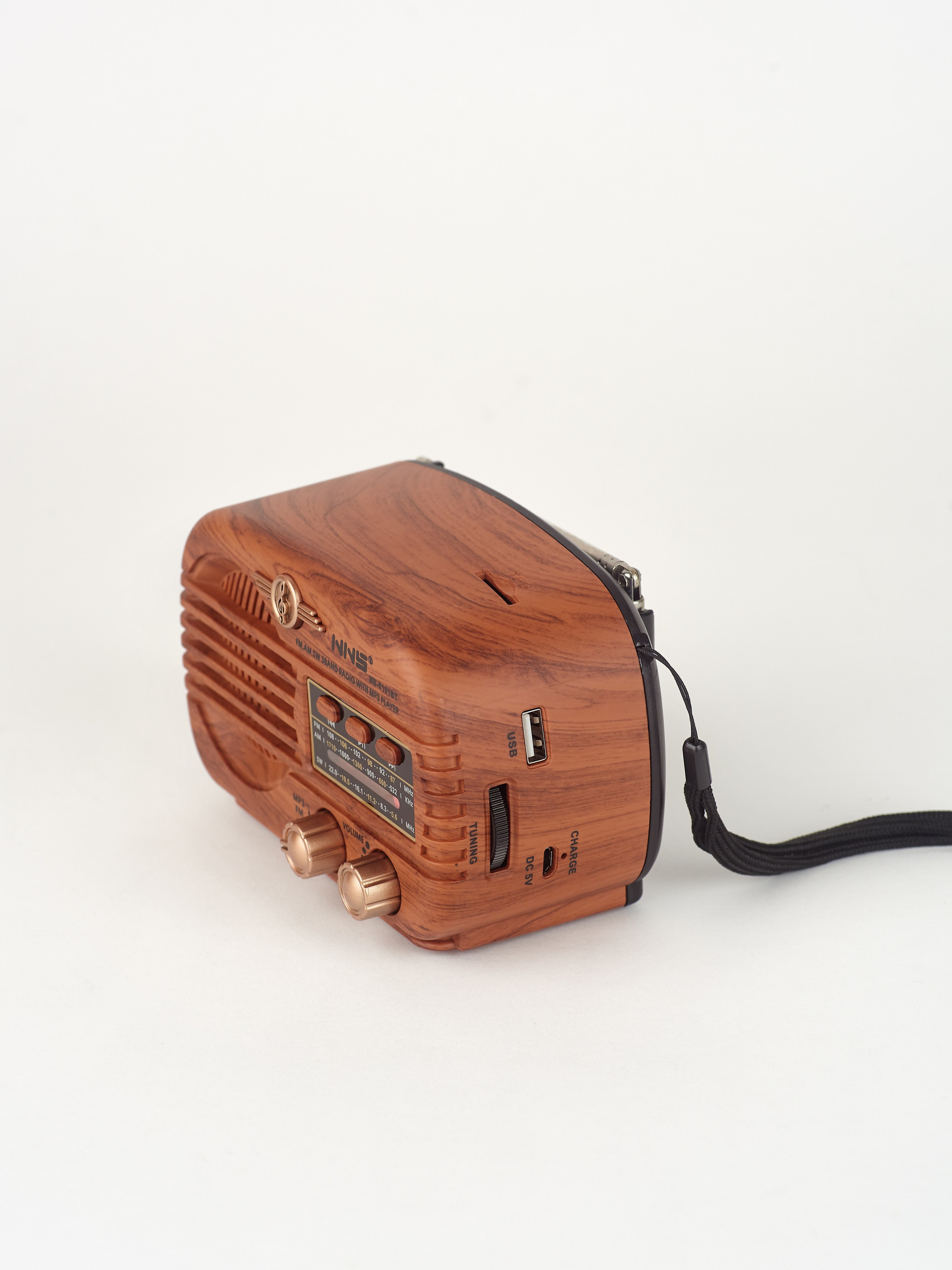 Радио. Предметный фотограф, инфографика и видео в Санкт-Петербурге