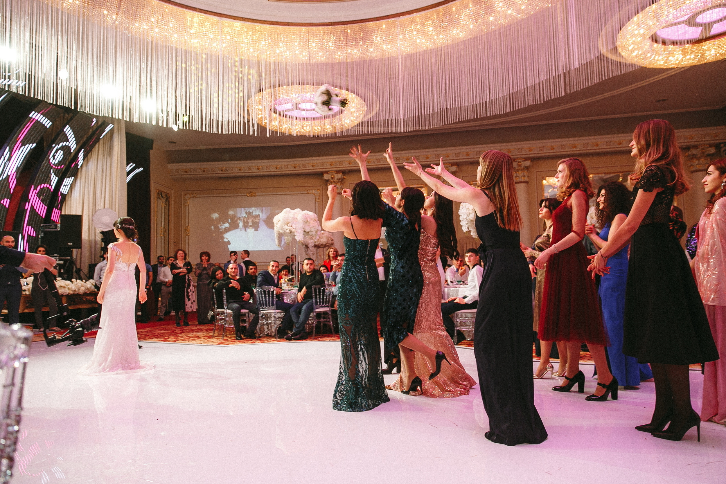 Свадебная фотосессия Ресторан Paradise в Москве для Севак и Наны