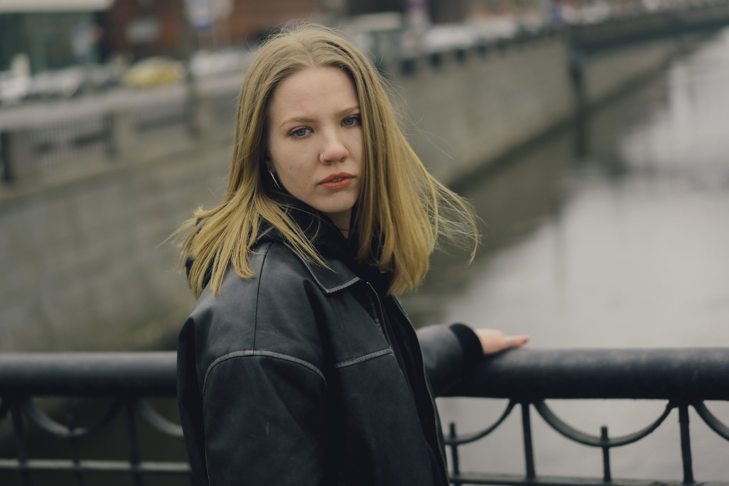 Прогулочная фотосессия по Обводному каналу. Виктория Спорова. Ваш портретный фотограф в Санкт-Петербурге