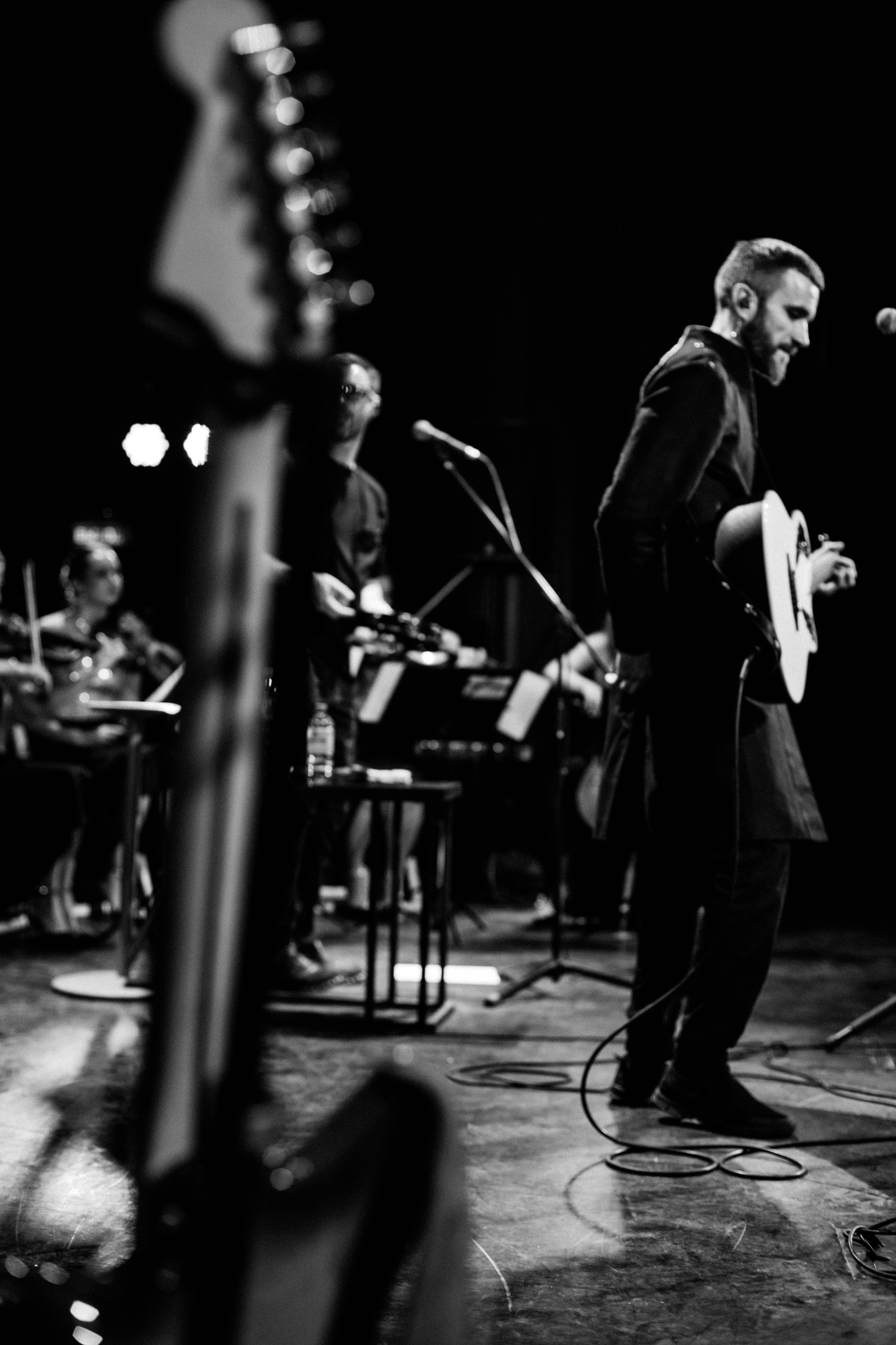 Рекорд. Герои нашего времени со струнным оркестром. Фотограф в Нижнем Новгороде