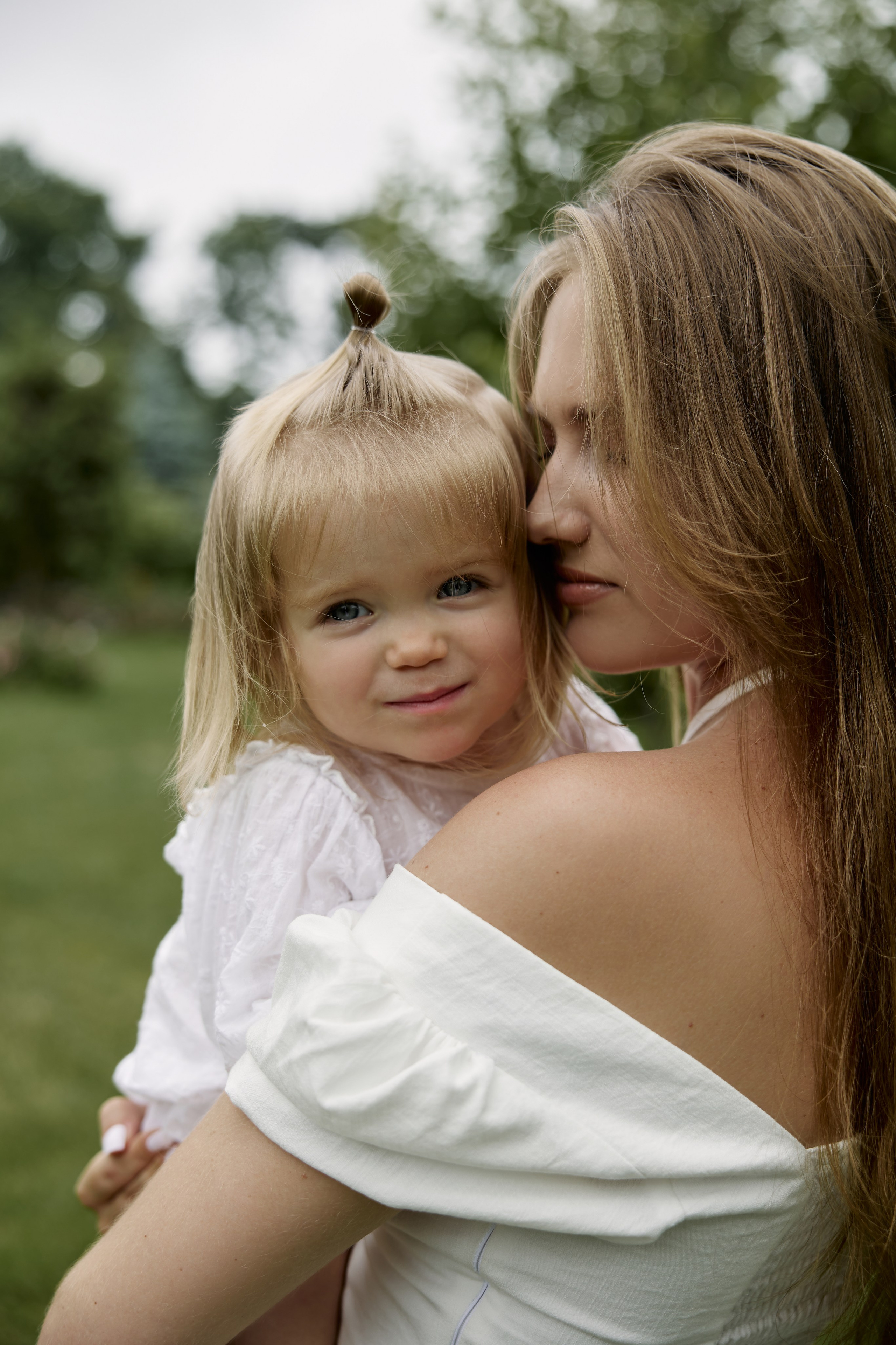 Прогулка в саду. Семейный фотограф и фотограф беременности во Владивостоке