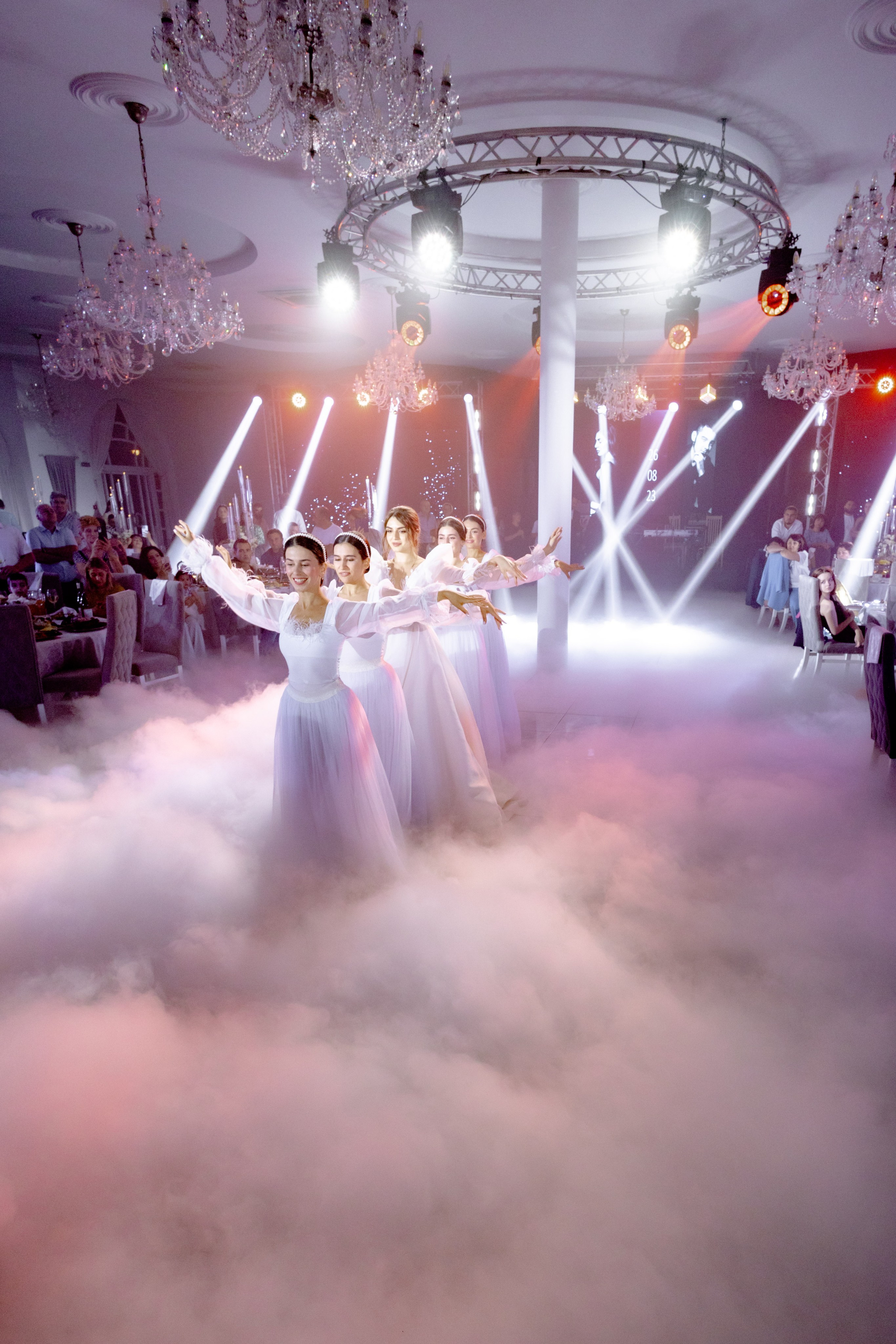 Свадебные съемки. Профессиональный фотограф и видеооператор